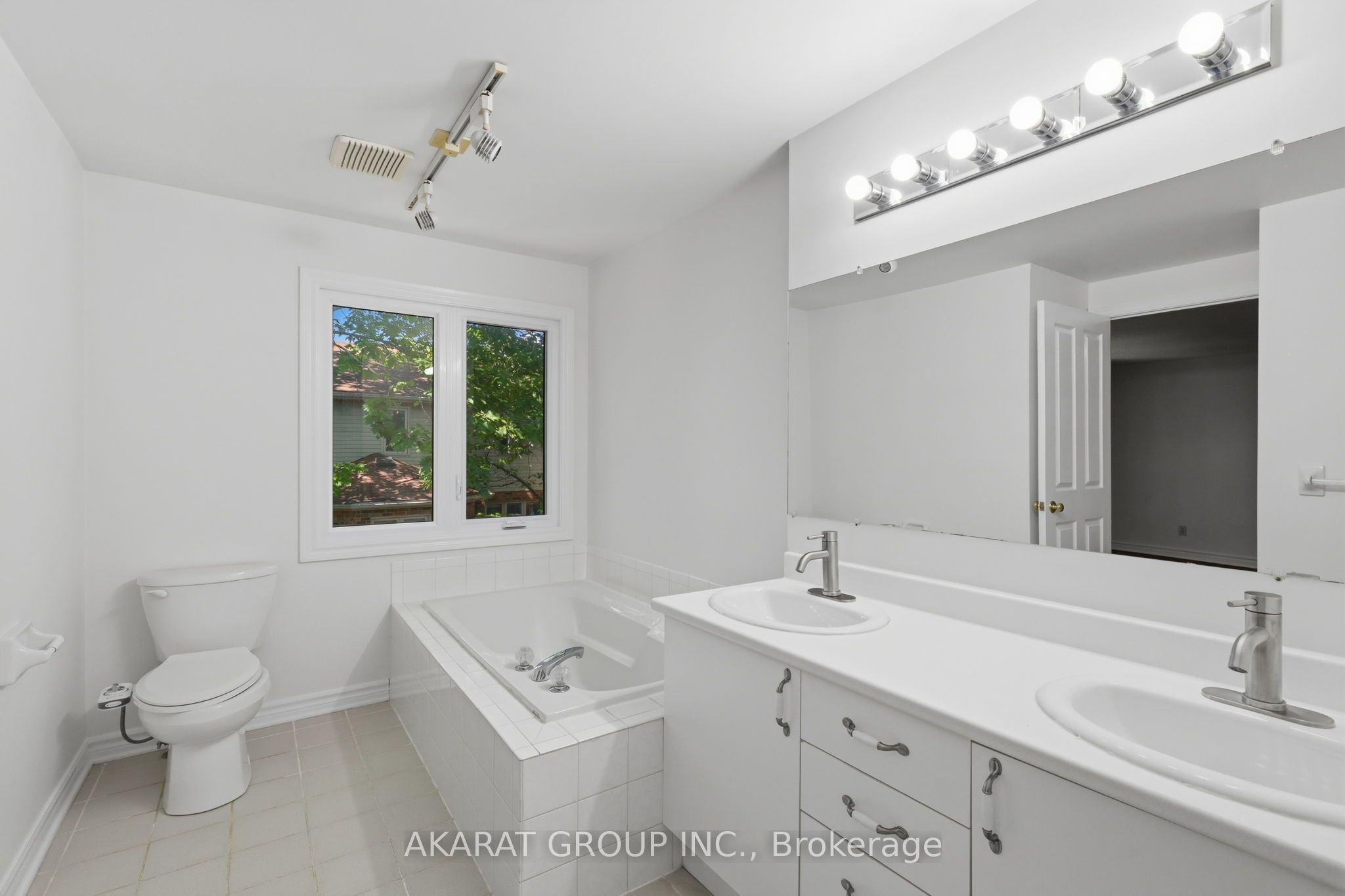 70 Sunnyside Drive 9 Property Photo 27