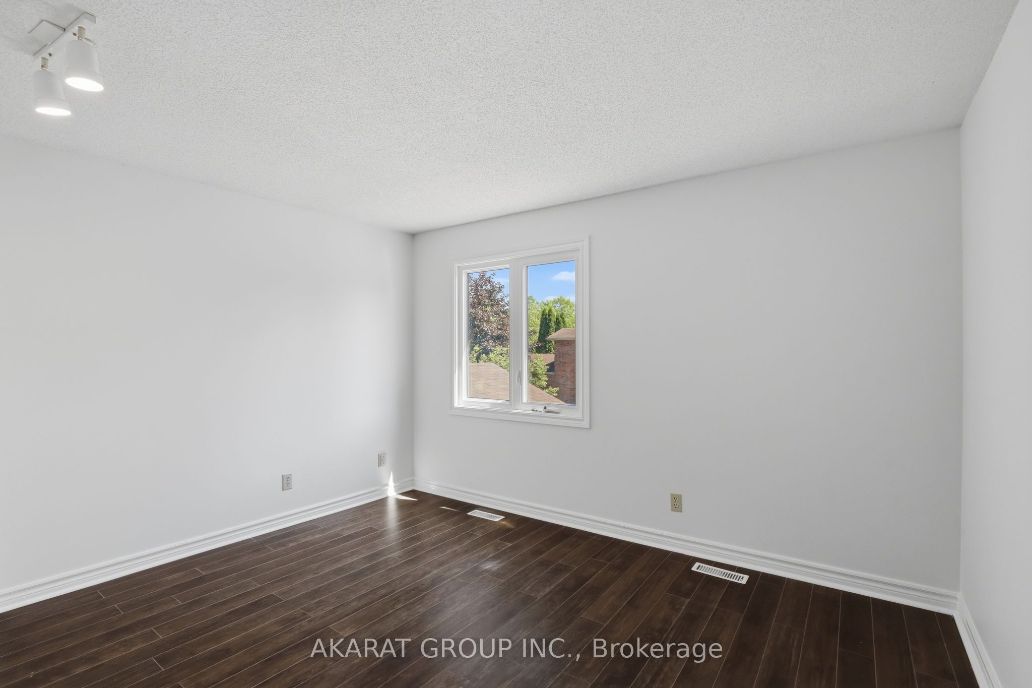 70 Sunnyside Drive 9 Property Photo 29