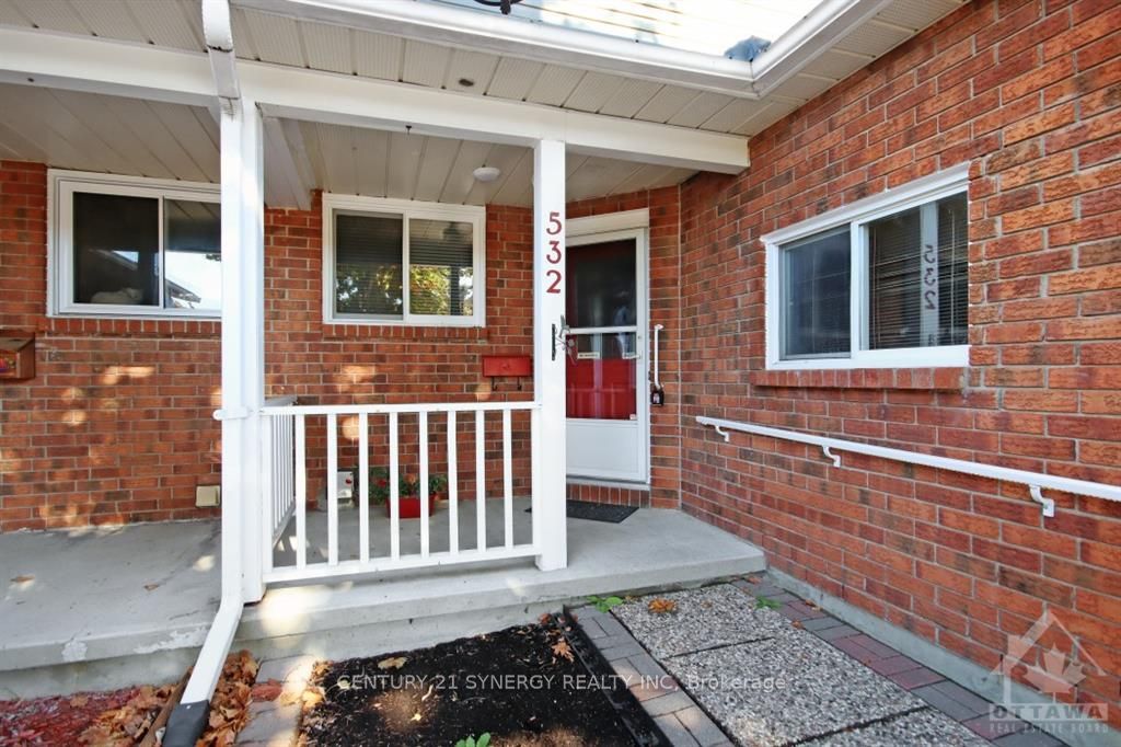 532 Pocono Crescent Property Photo 2