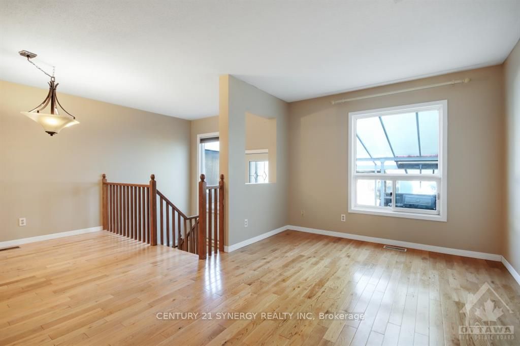 532 Pocono Crescent Property Photo 4