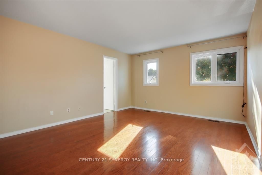 532 Pocono Crescent Property Photo 17