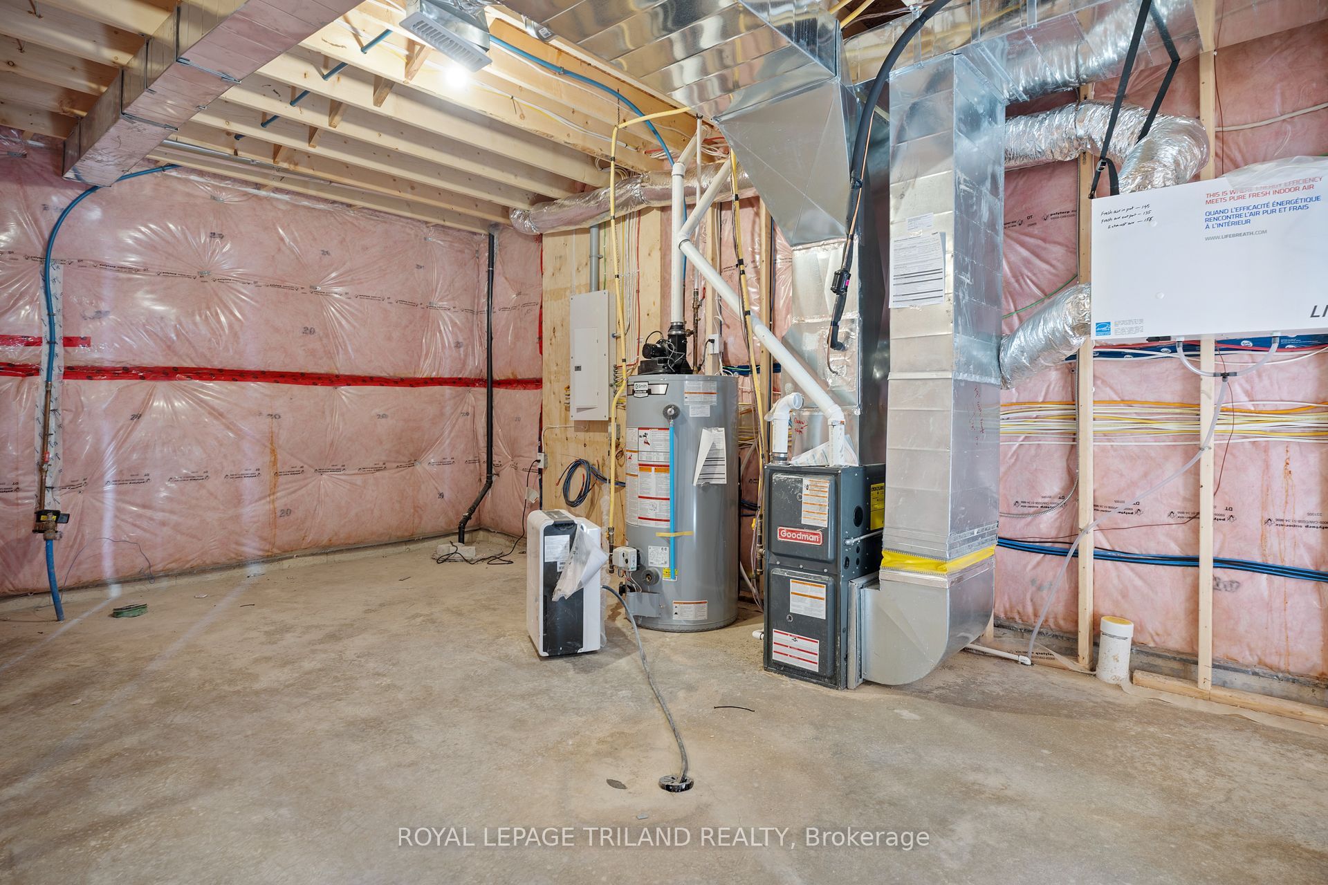 4 Titan Court Property Photo 26