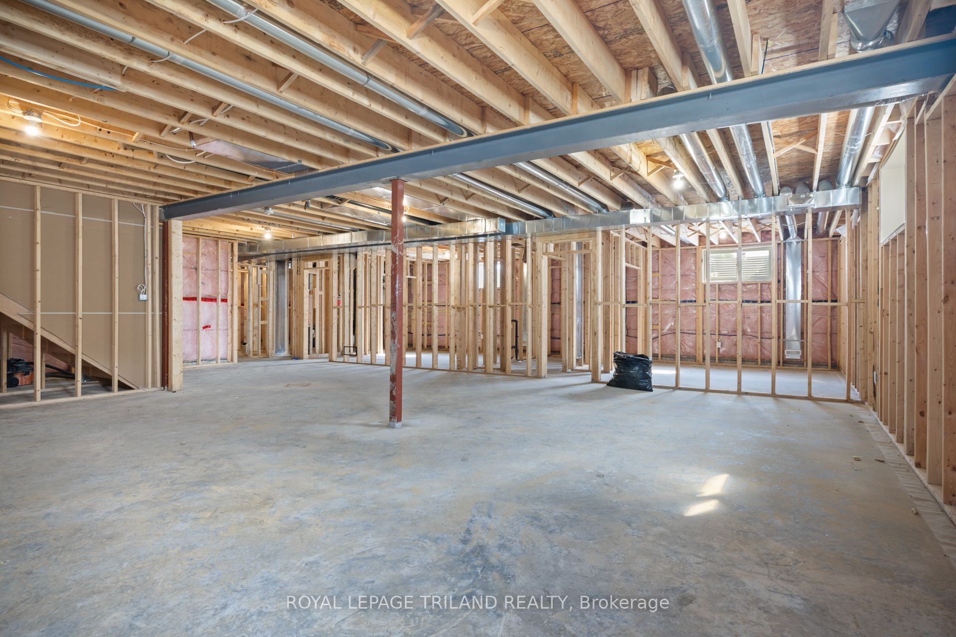 4 Titan Court Property Photo 27