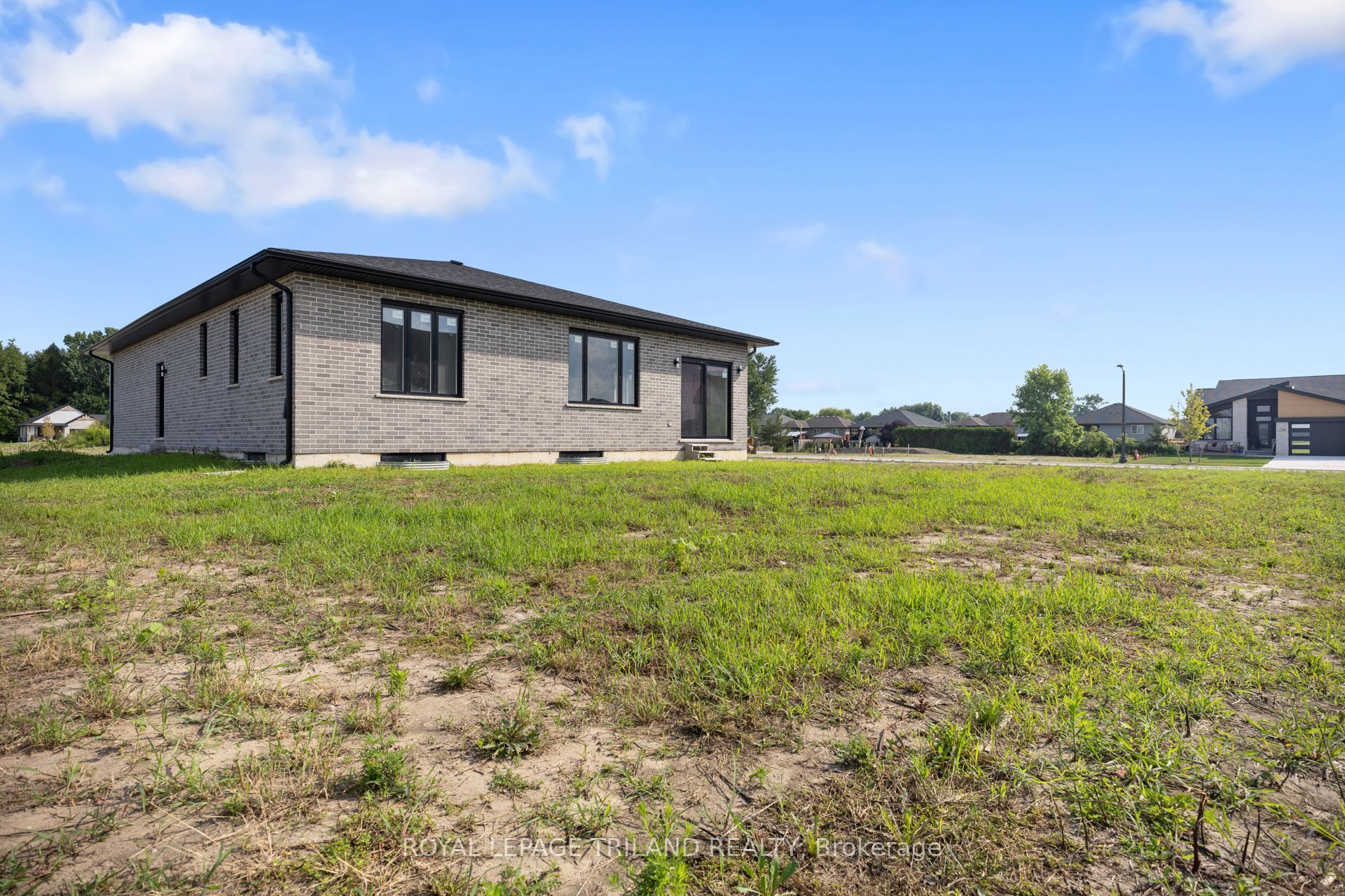 4 Titan Court Property Photo 31