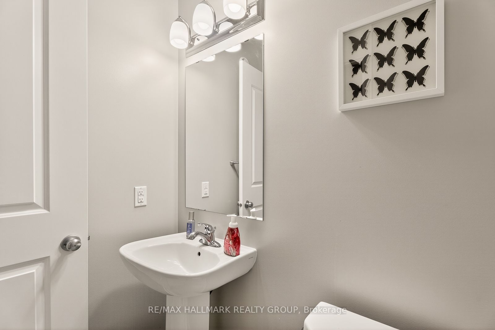 834 Cedar Creek Drive Property Photo 8