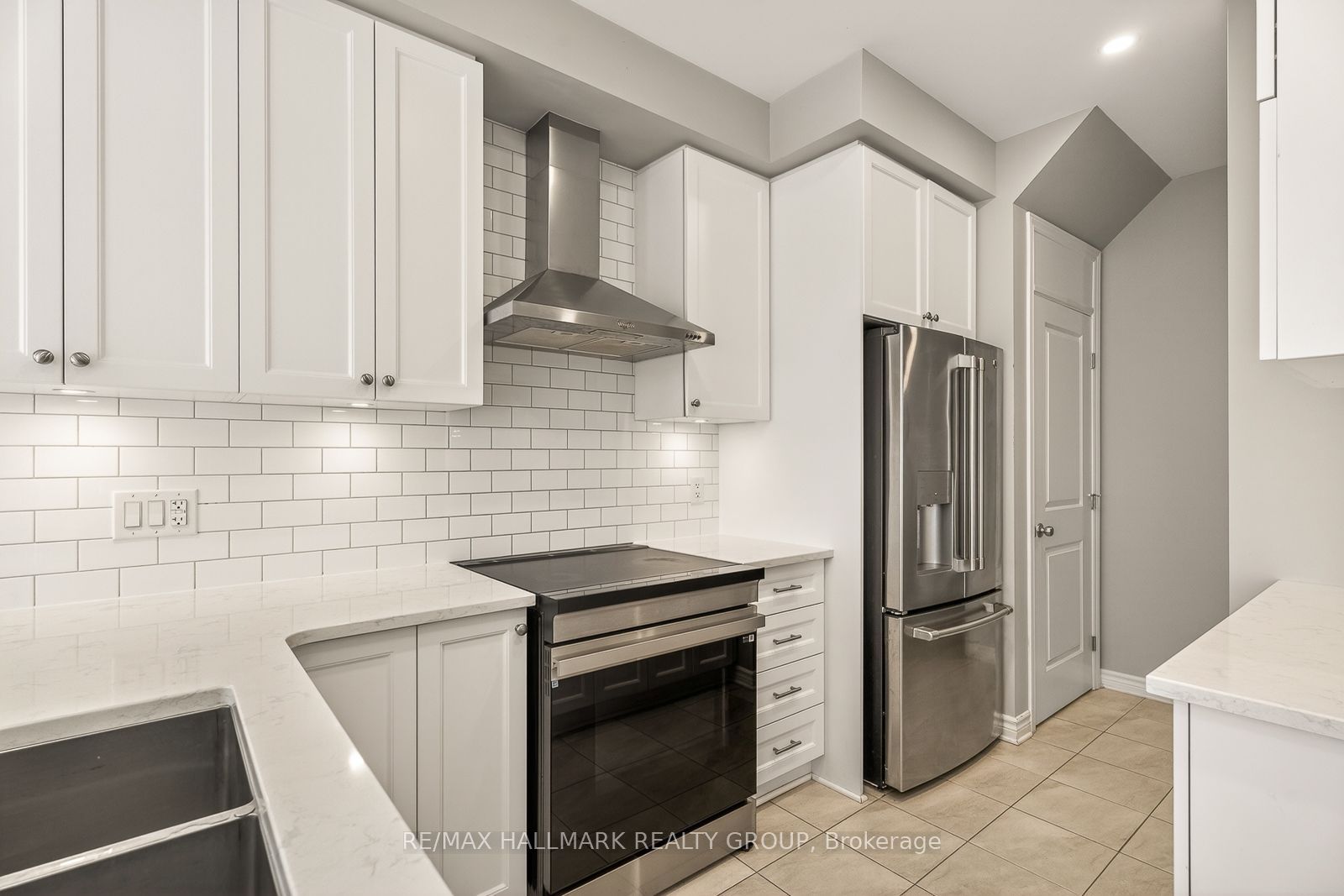 834 Cedar Creek Drive Property Photo 11