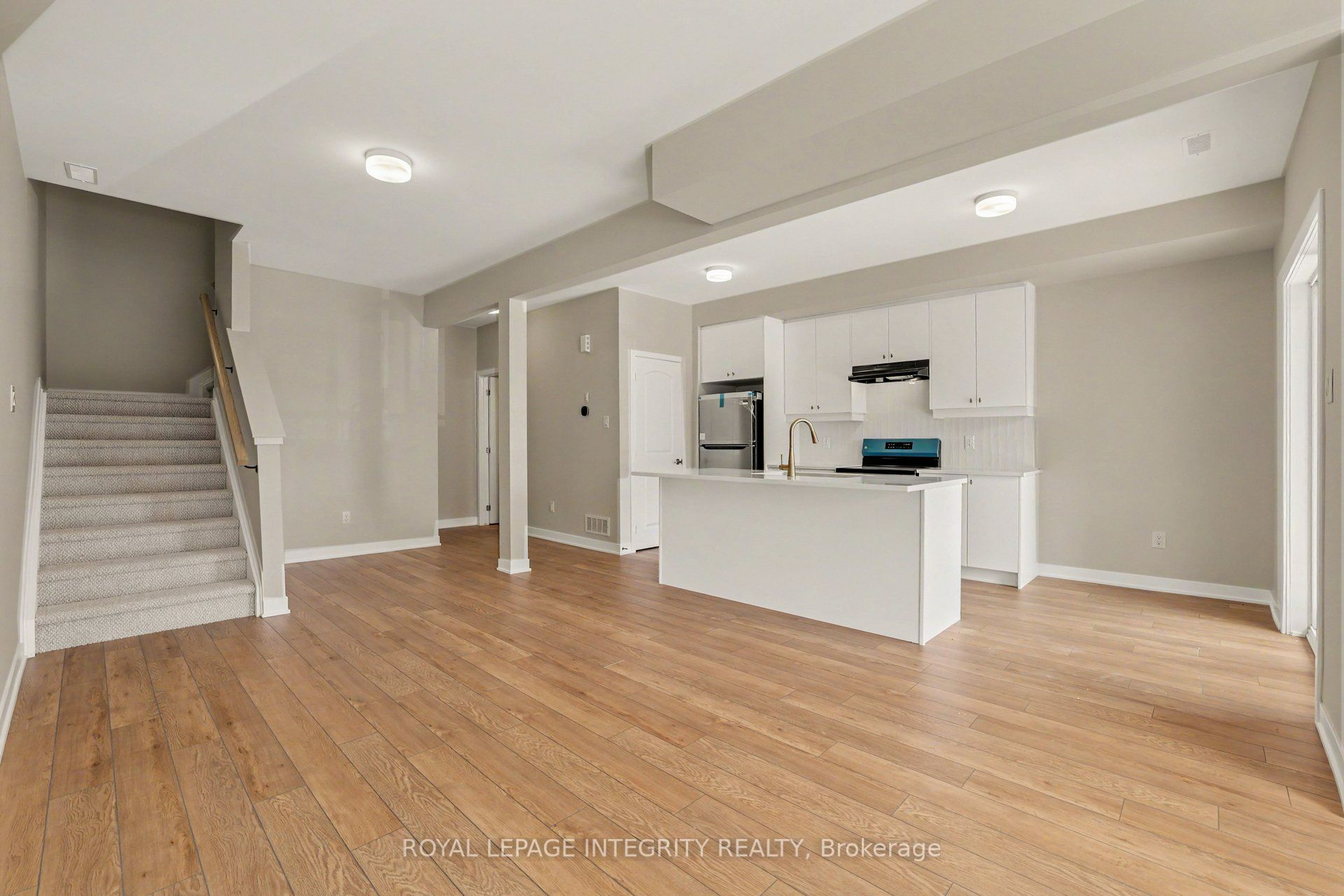 825 Demulcent Lane Property Photo 5