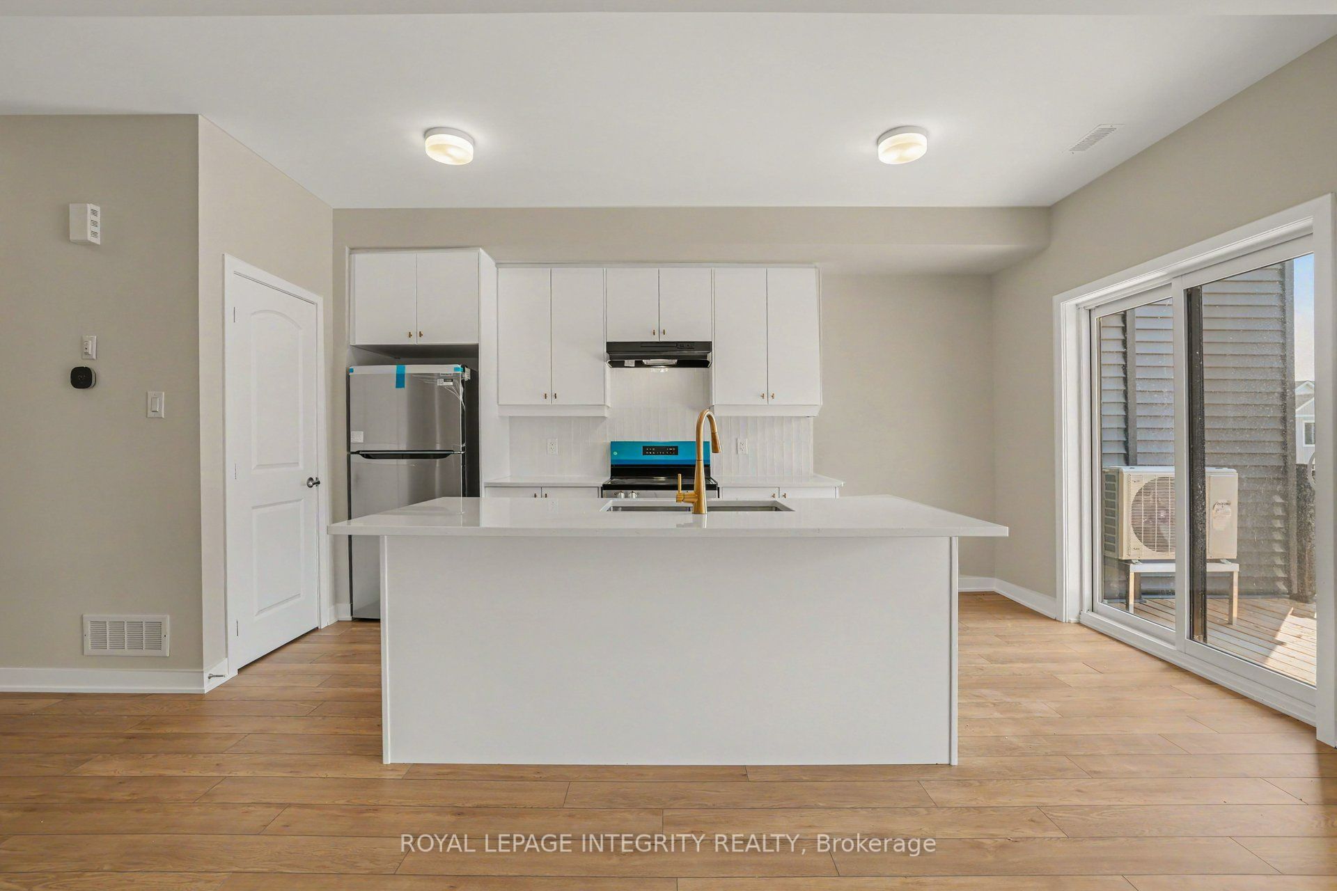 825 Demulcent Lane Property Photo 8