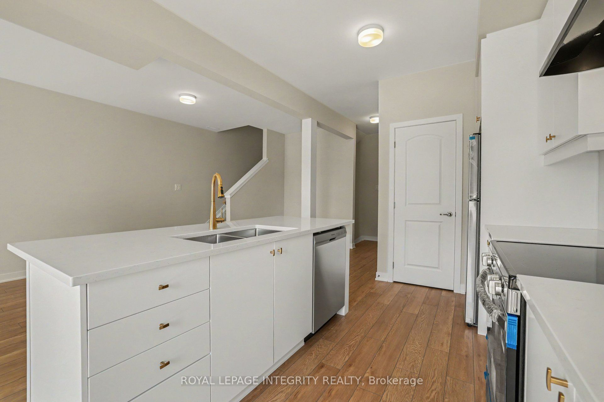 825 Demulcent Lane Property Photo 11