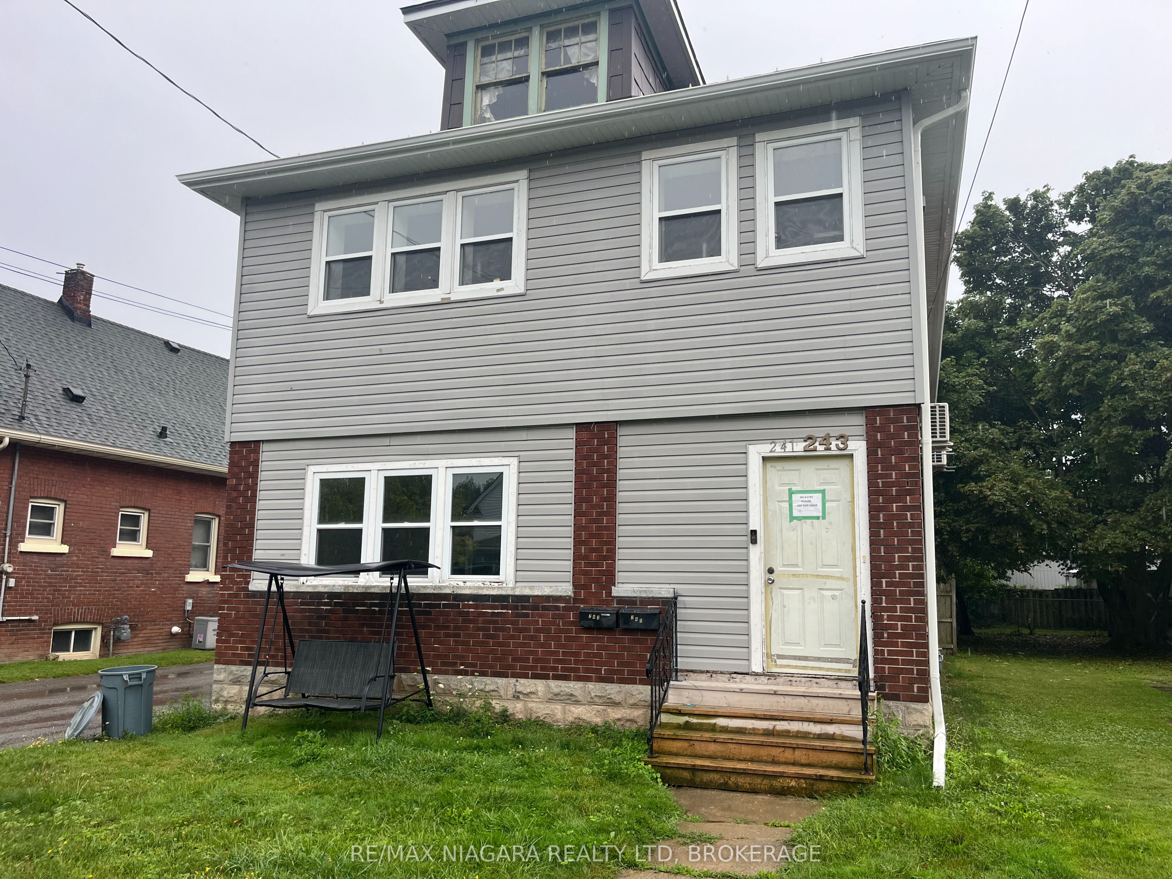 243 Dufferin Street Upper Front Property Photo 18