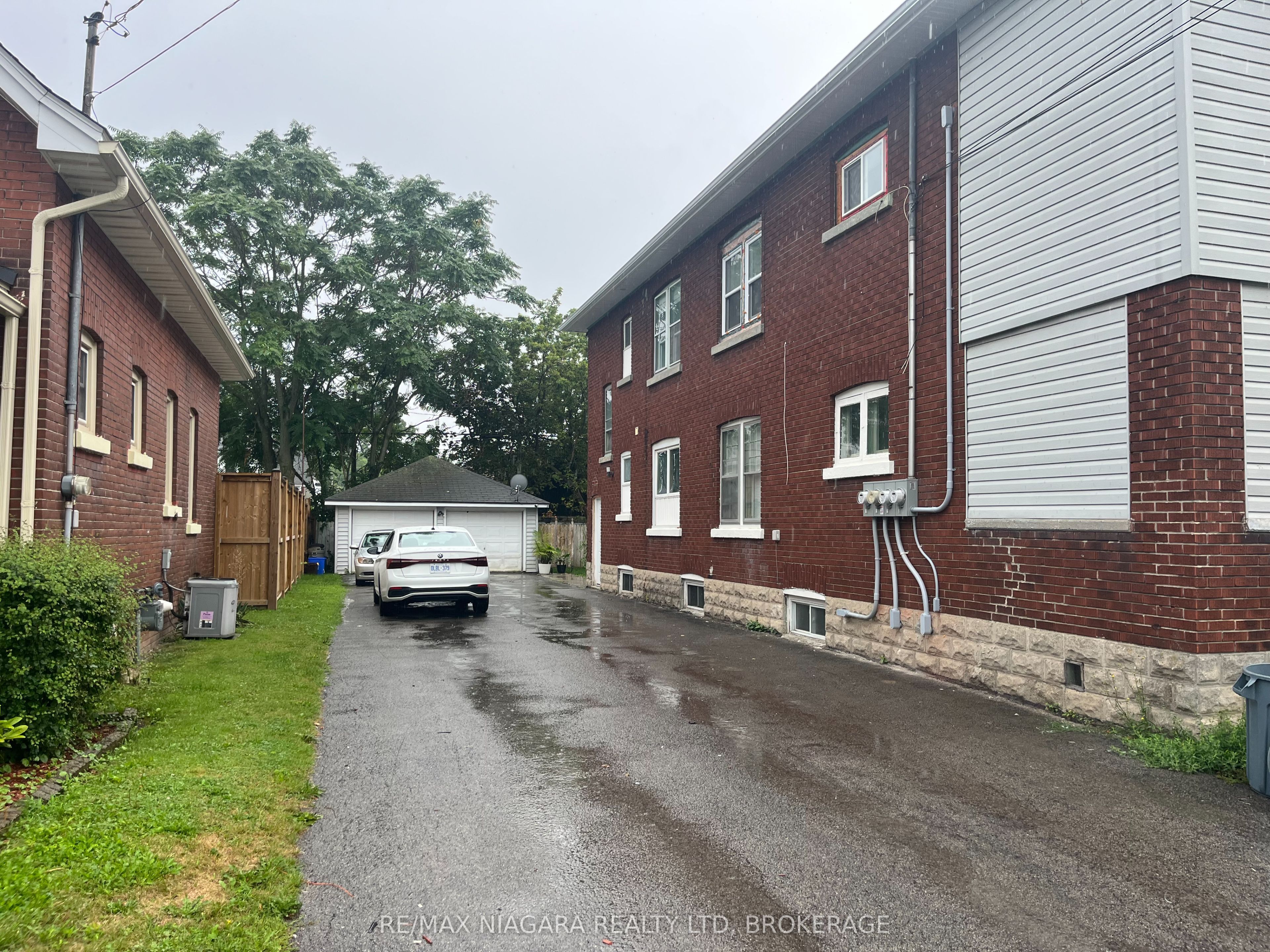 243 Dufferin Street Upper Front Property Photo 19