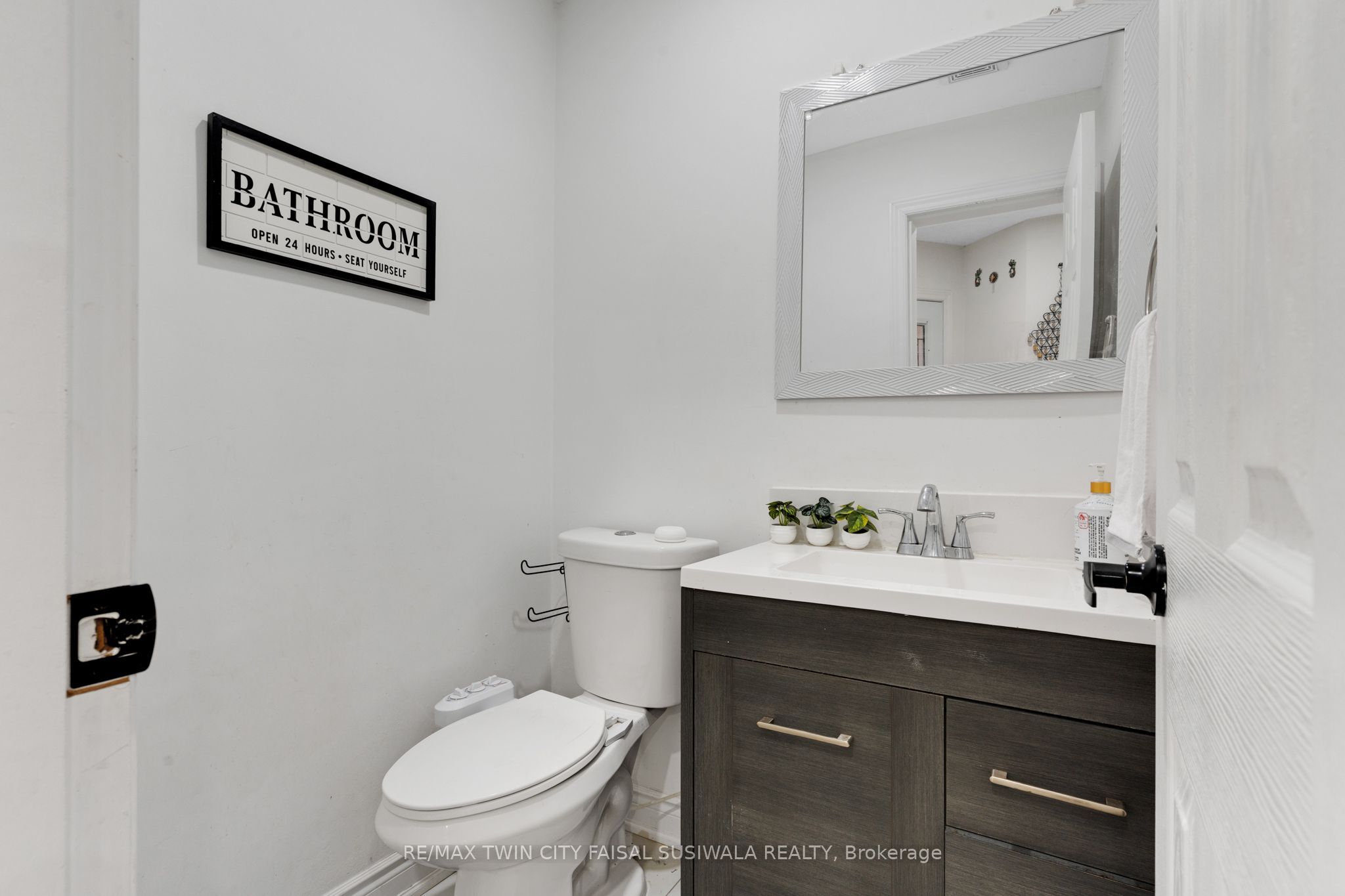 100 Anglerock Drive Property Photo 16