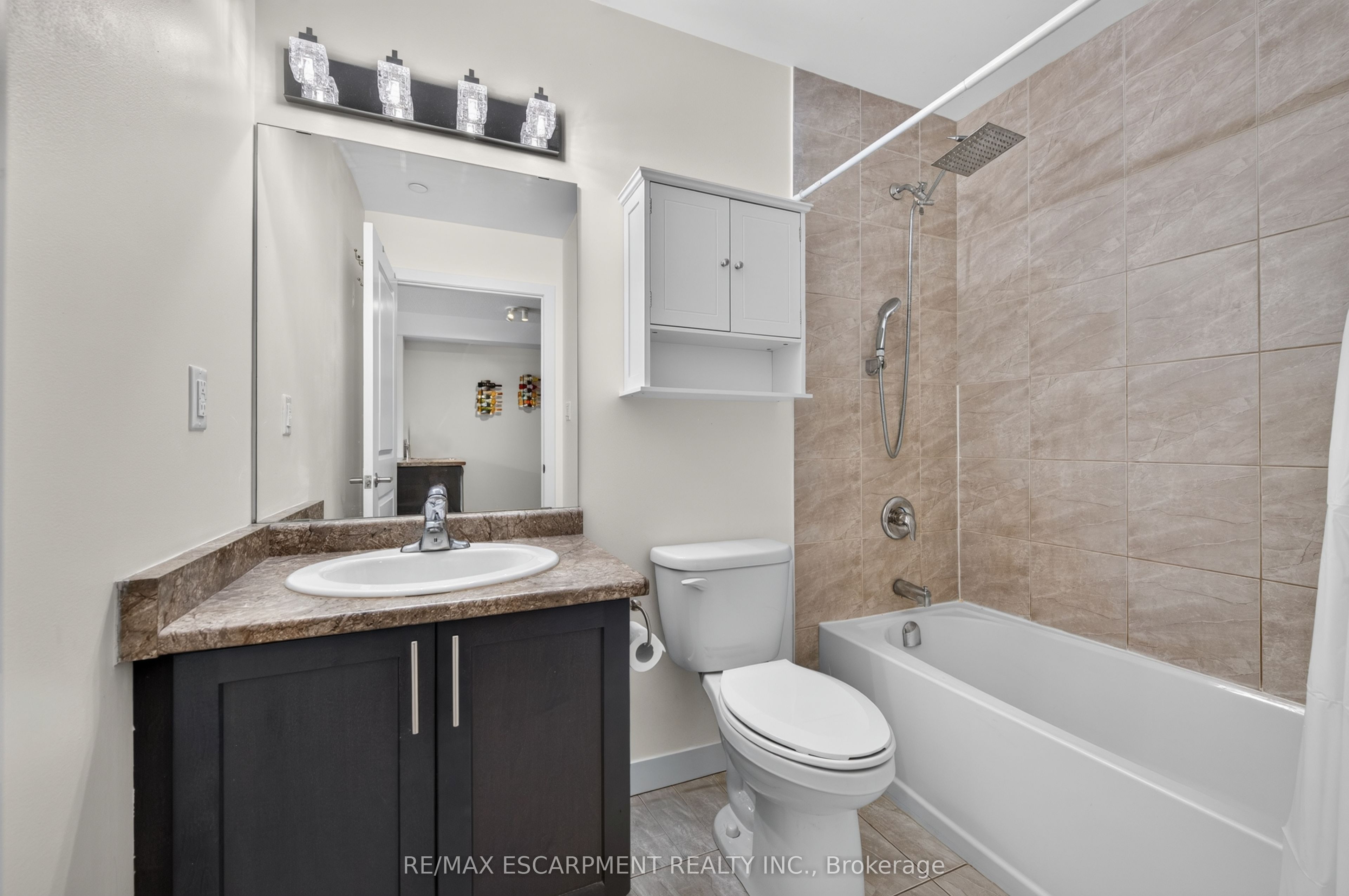 101 Shoreview Place 123 Property Photo 26