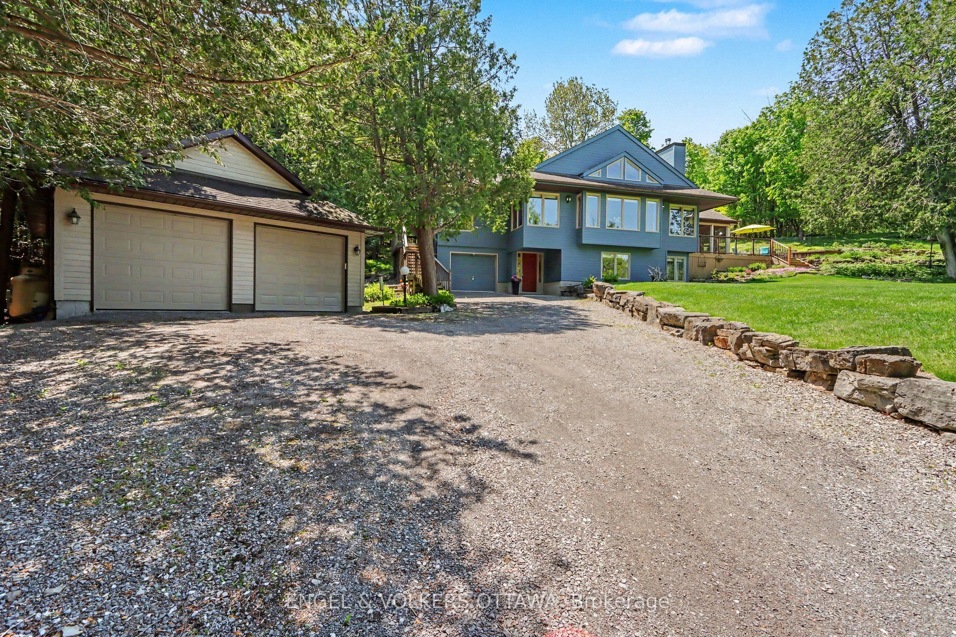 4637 Northwoods Drive Property Photo 3