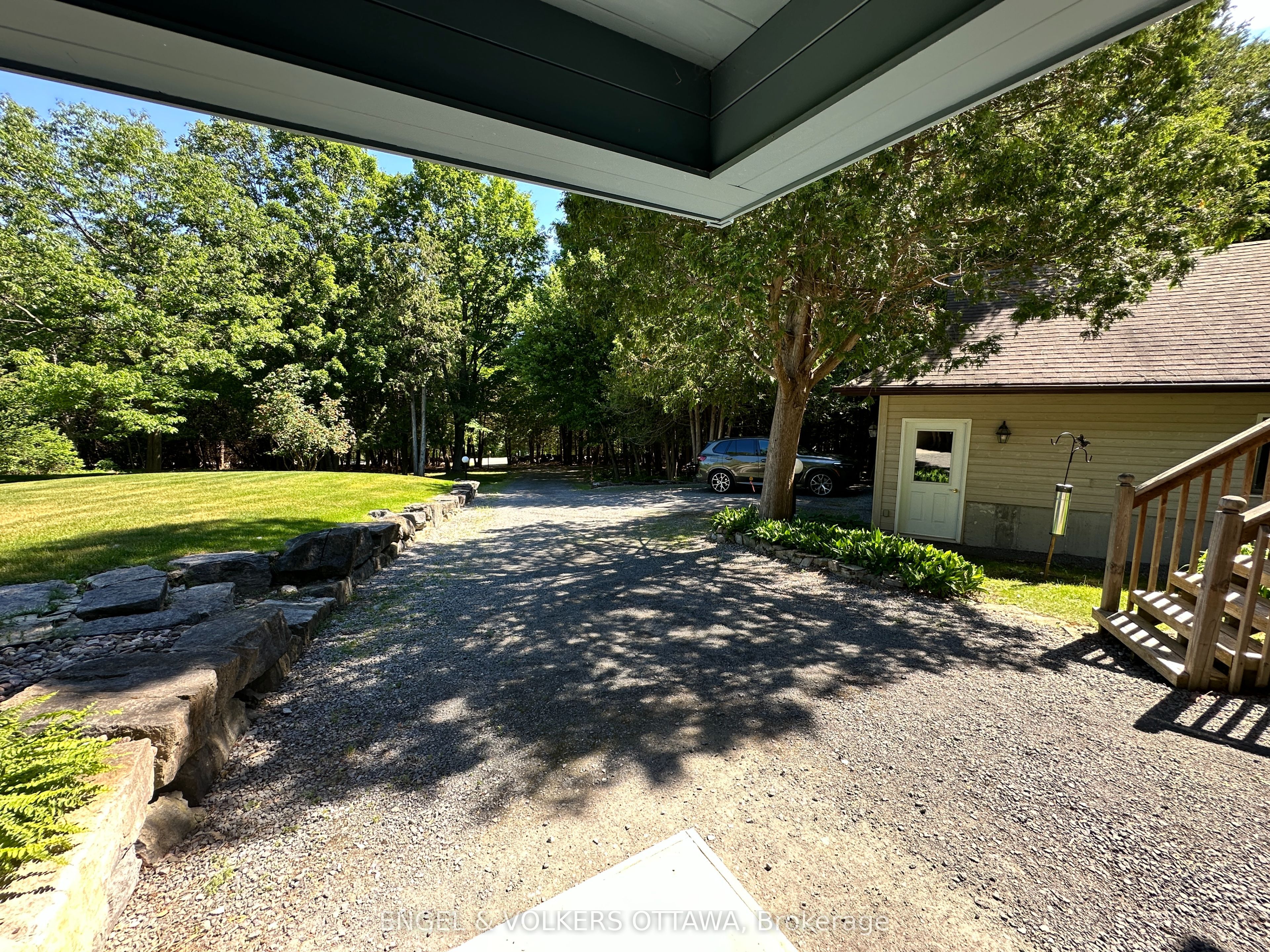 4637 Northwoods Drive Property Photo 8