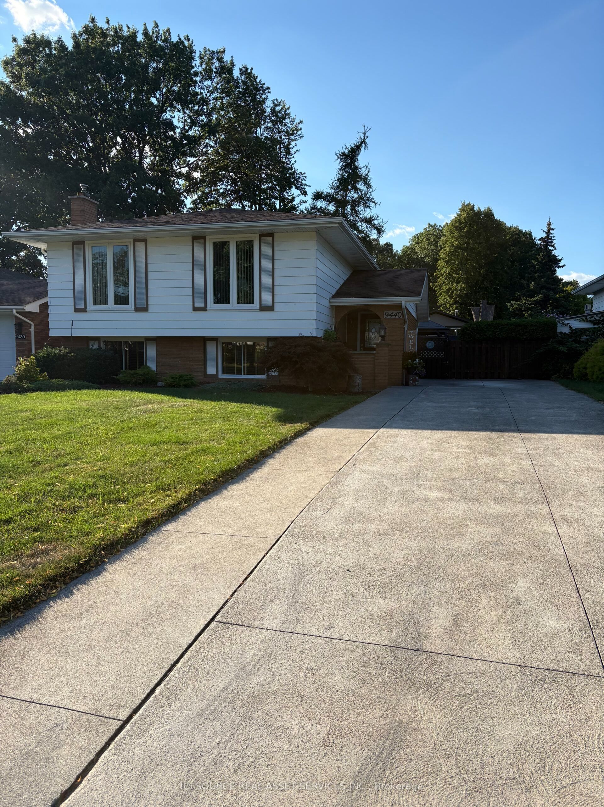 9440 Chestnut Drive Property Photo 1