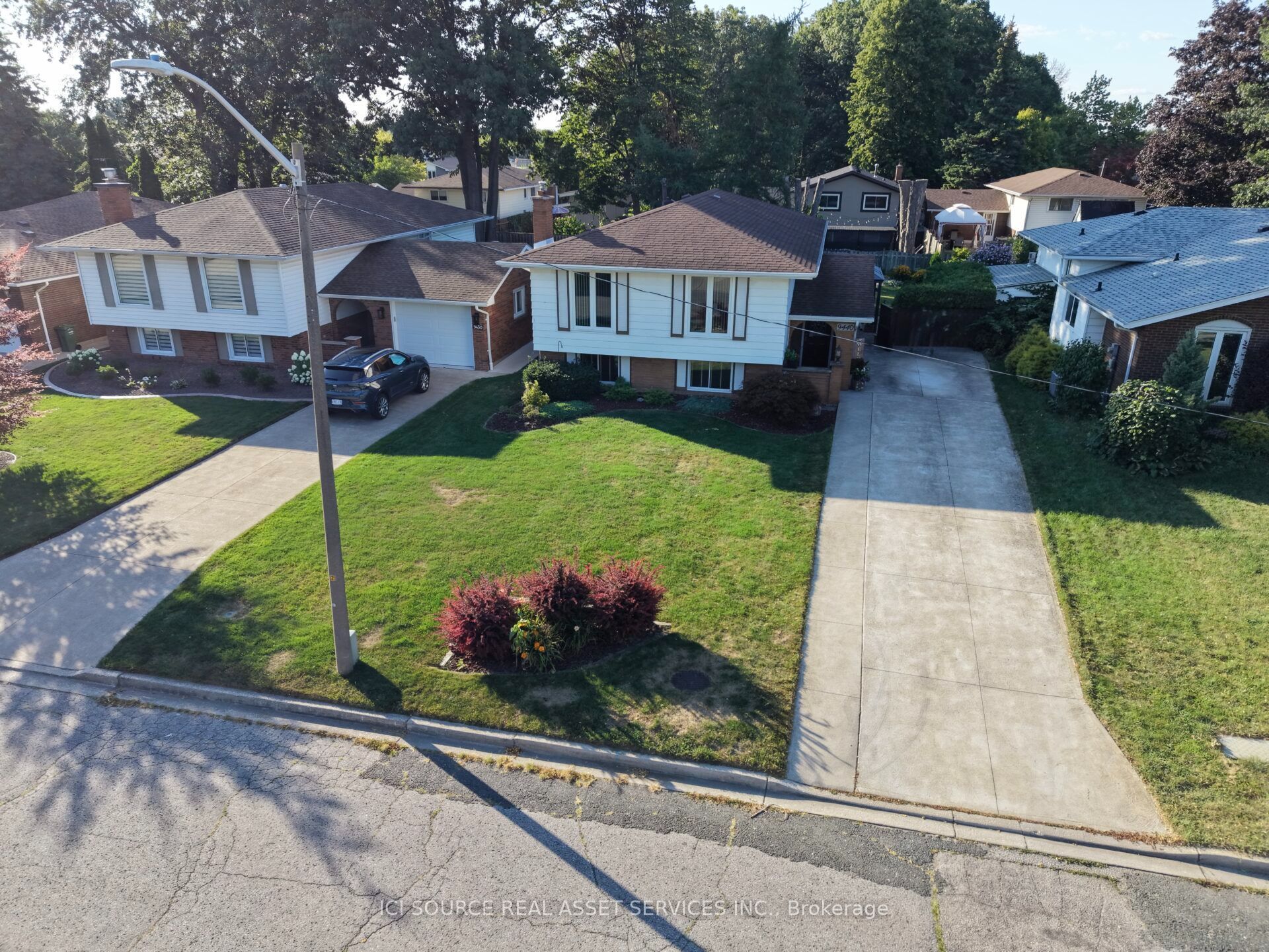 9440 Chestnut Drive Property Photo 2