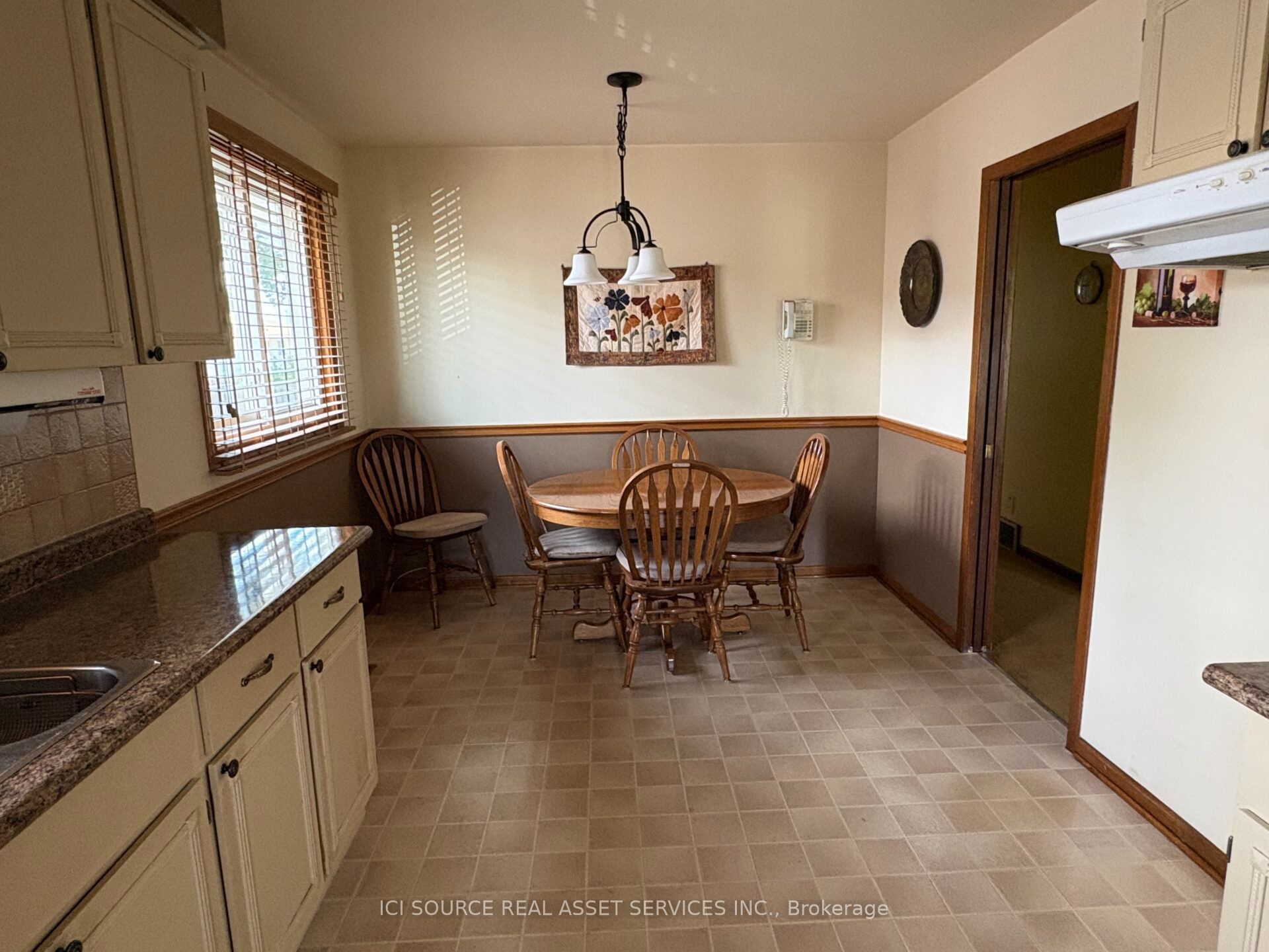 9440 Chestnut Drive Property Photo 9