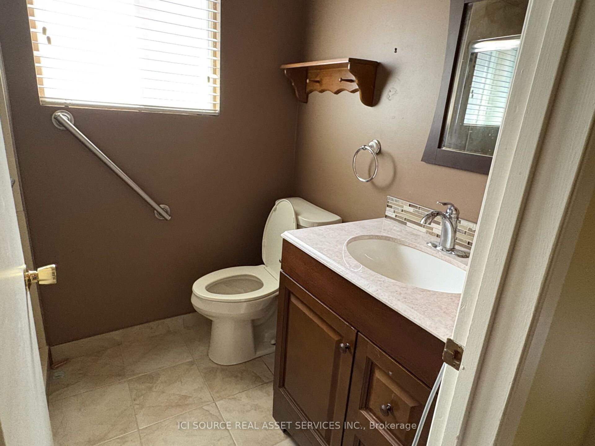 9440 Chestnut Drive Property Photo 18