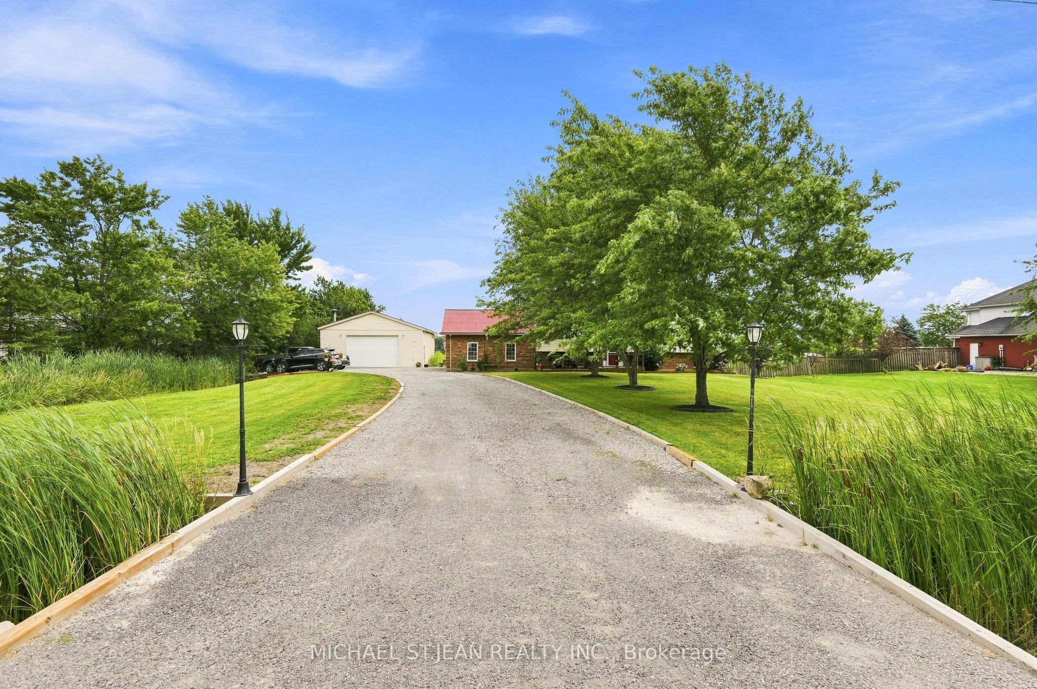 3557 Grimsby Road Property Photo 6