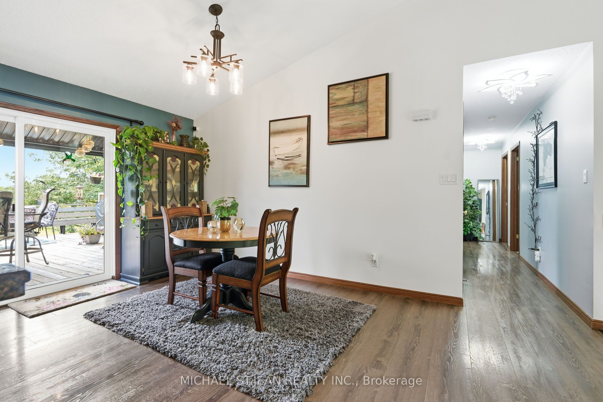 3557 Grimsby Road Property Photo 13