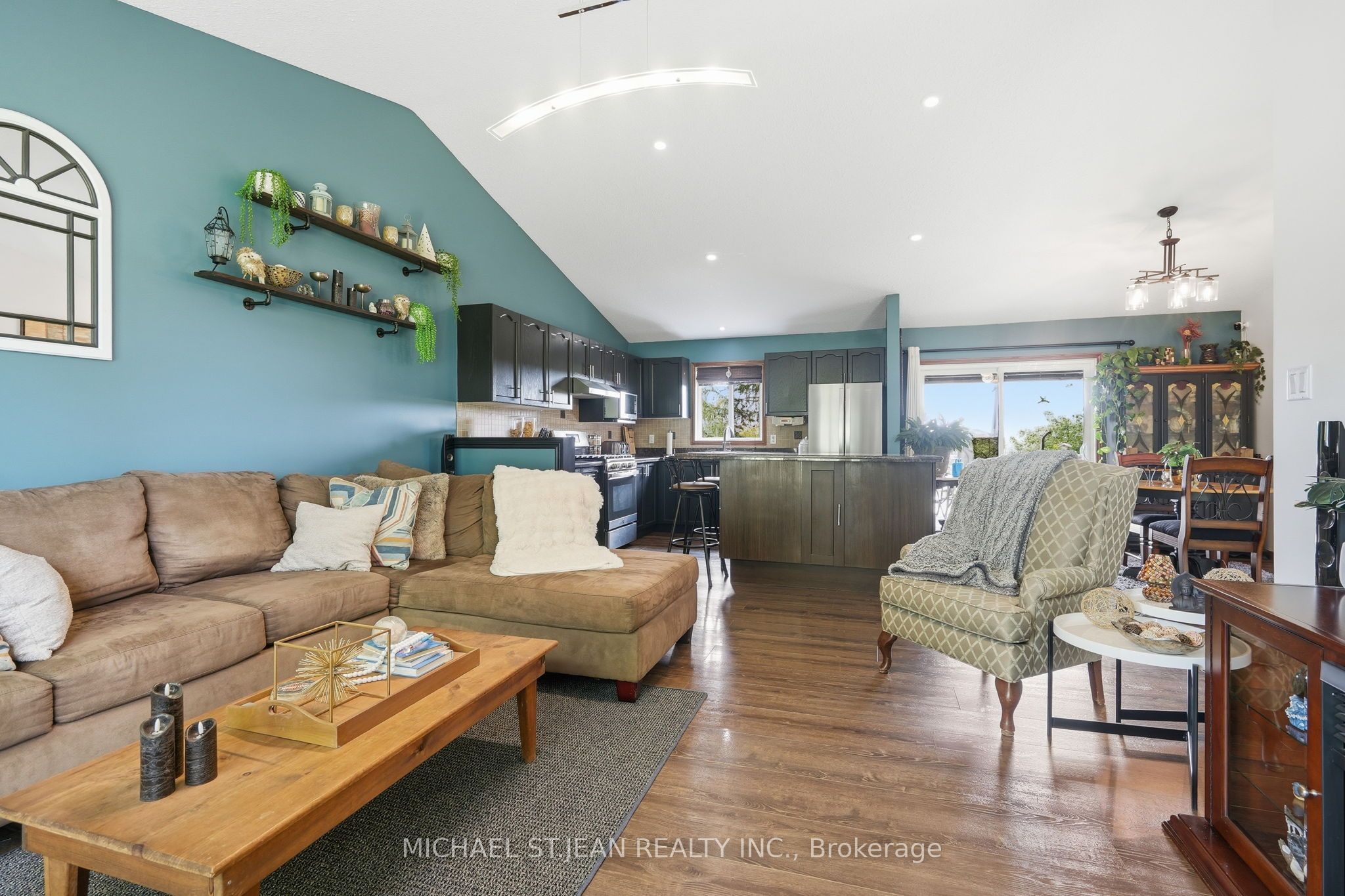 3557 Grimsby Road Property Photo 17