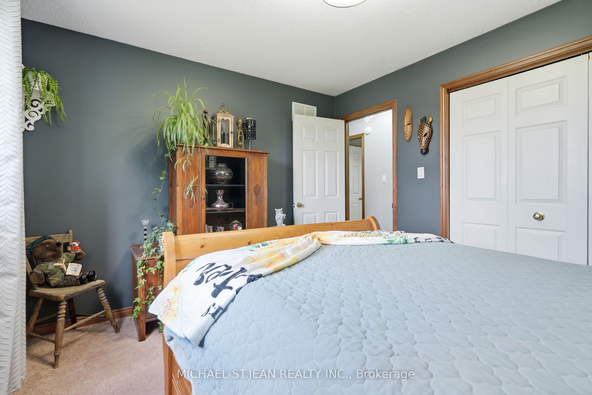 3557 Grimsby Road Property Photo 24