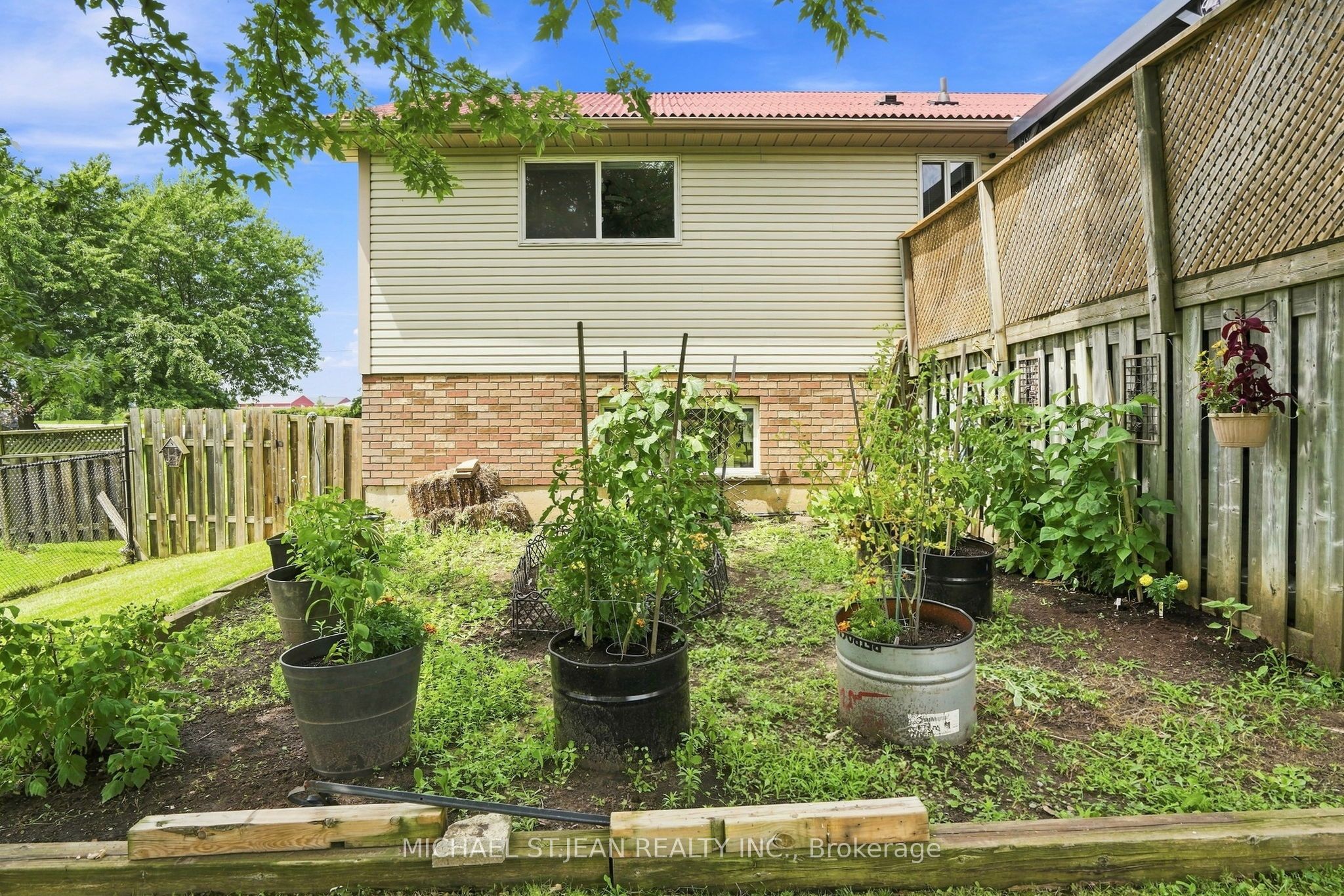 3557 Grimsby Road Property Photo 47