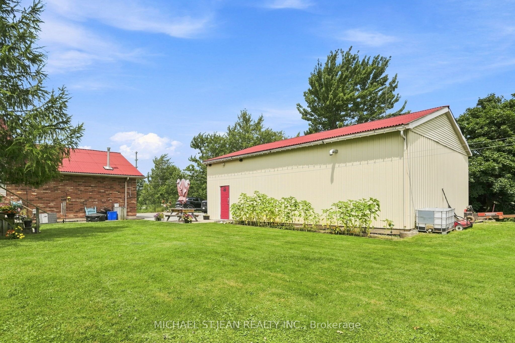 3557 Grimsby Road Property Photo 48