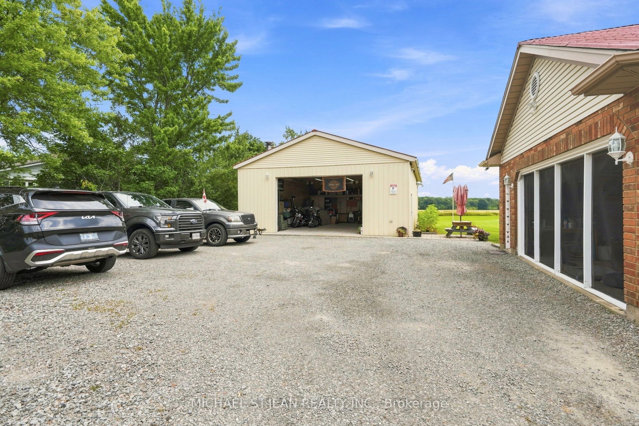 3557 Grimsby Road Property Photo 49