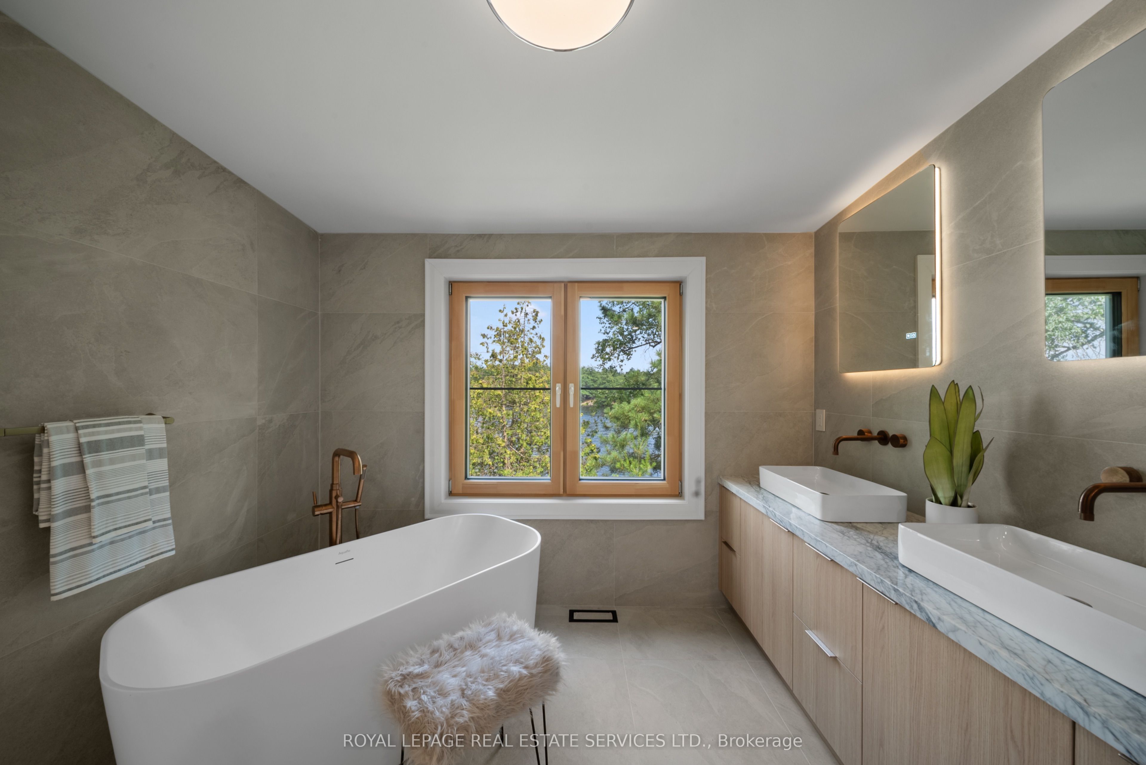 1024 Lidsley Road Property Photo 35