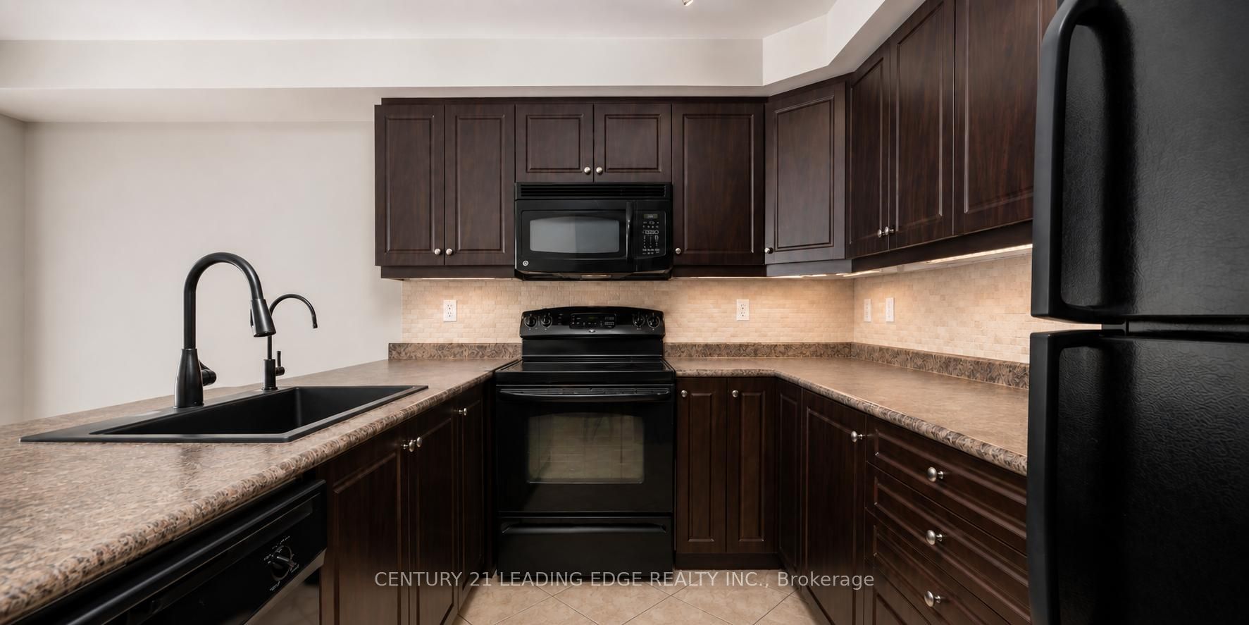 26 Duncan Avenue Property Photo 7