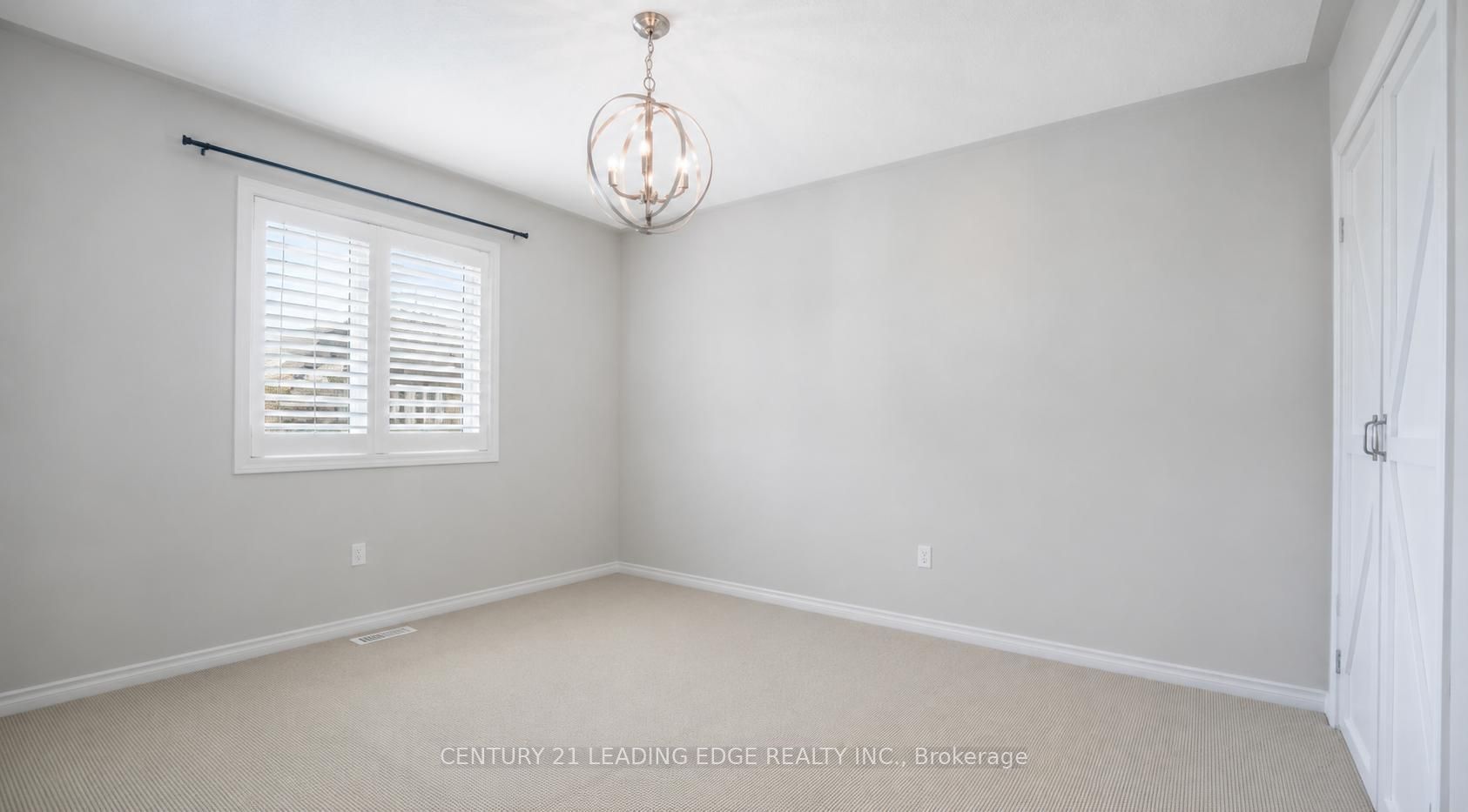26 Duncan Avenue Property Photo 12