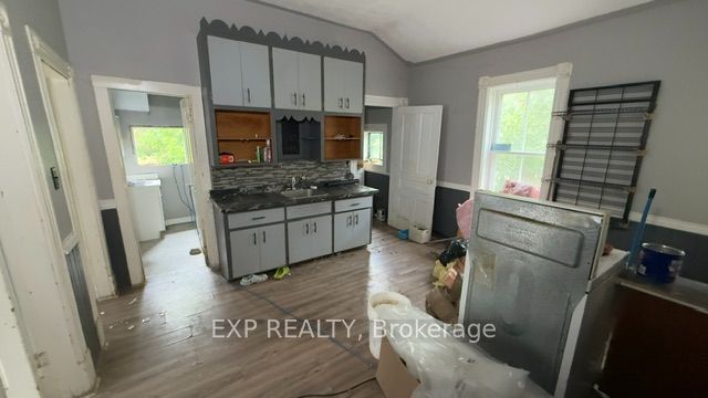348 Frank Street Property Photo 5