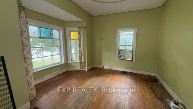 348 Frank Street Property Photo 6