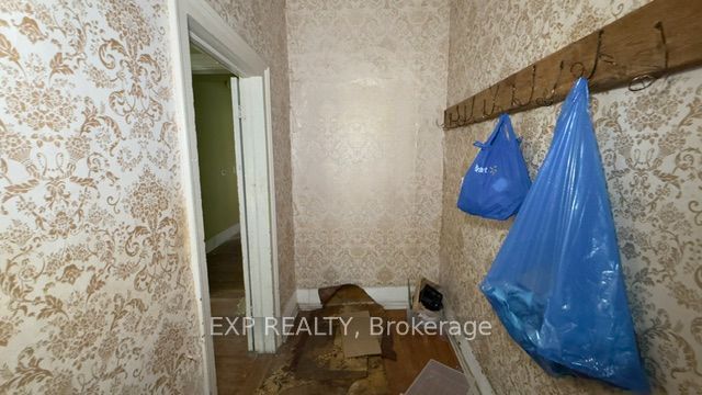 348 Frank Street Property Photo 7