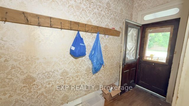 348 Frank Street Property Photo 8