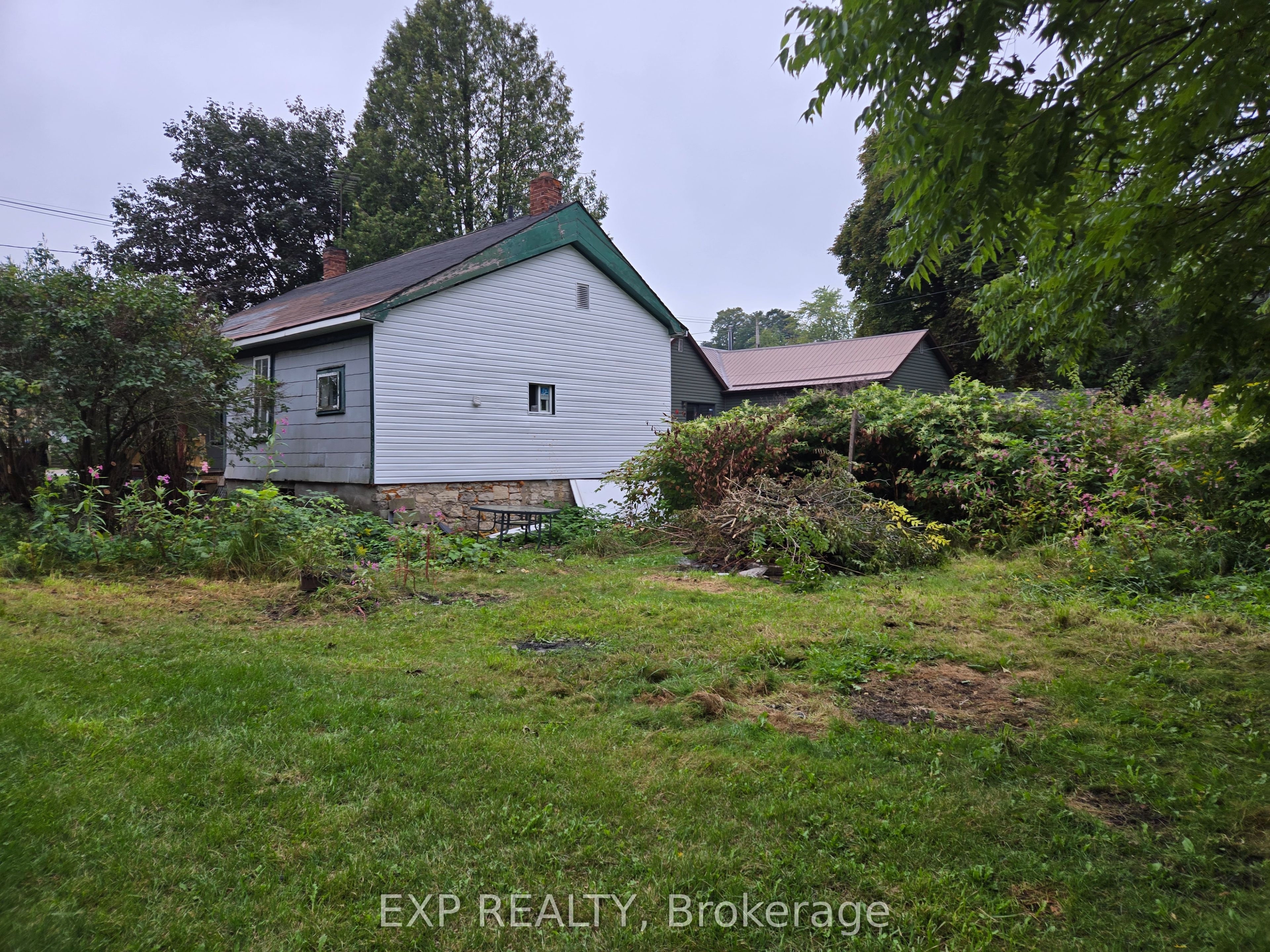 348 Frank Street Property Photo 17