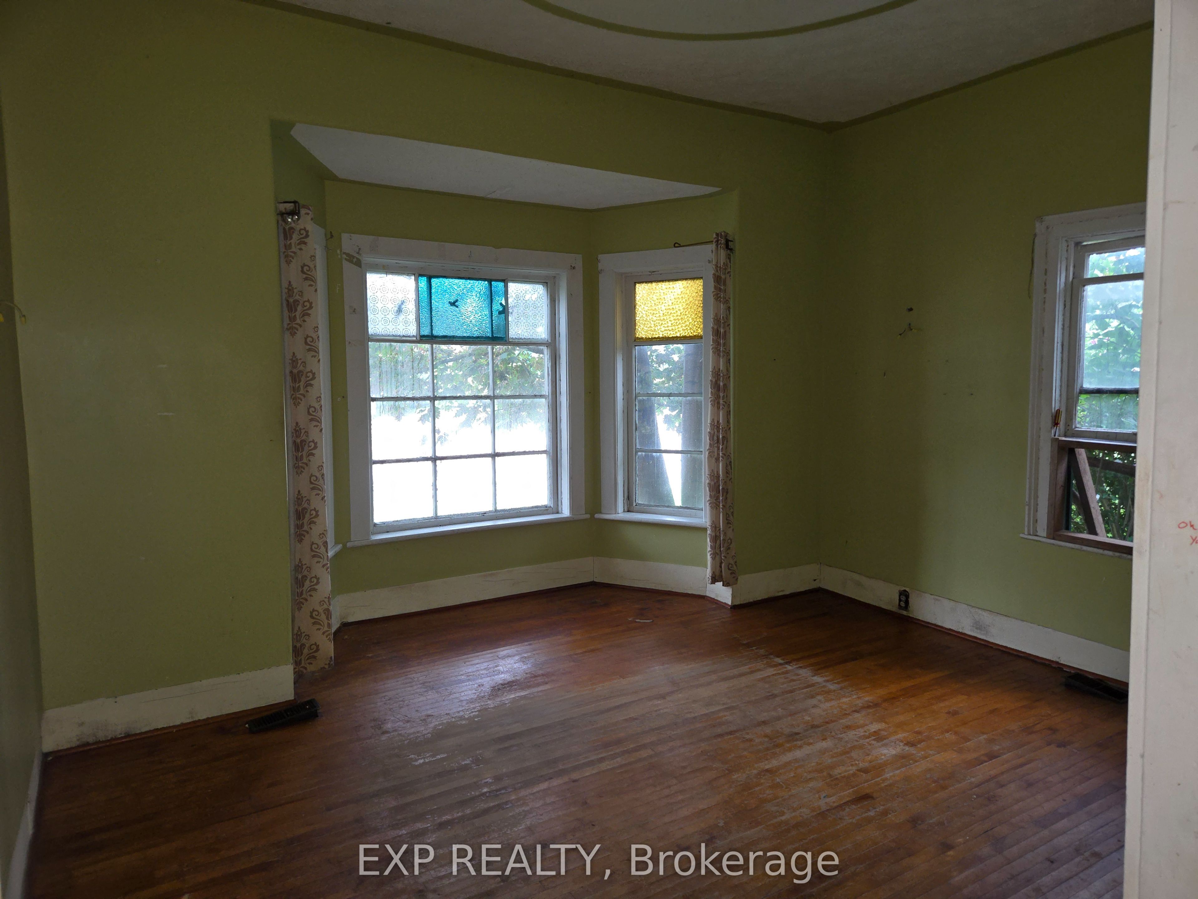 348 Frank Street Property Photo 22