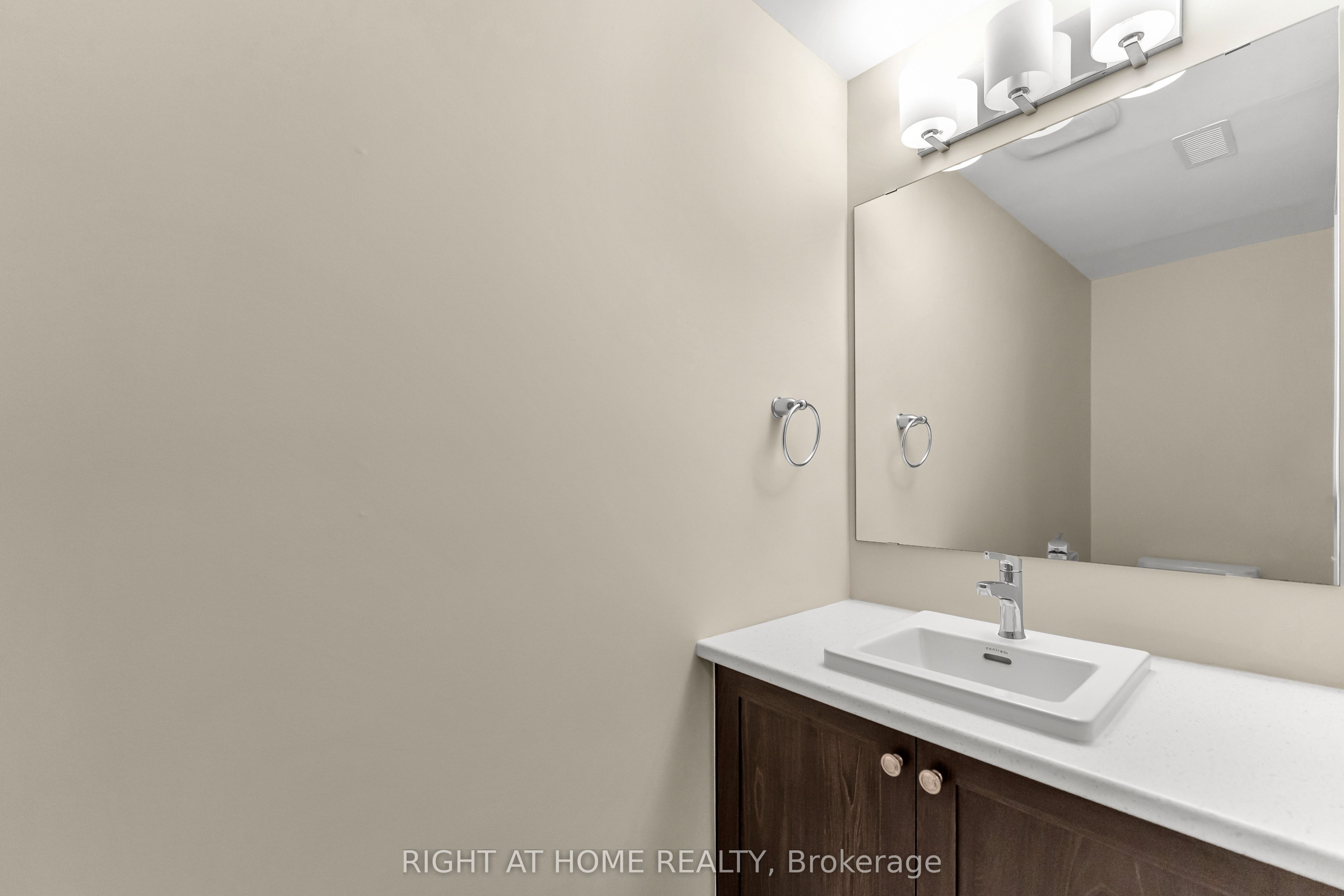 6319 Perth Street Property Photo 5