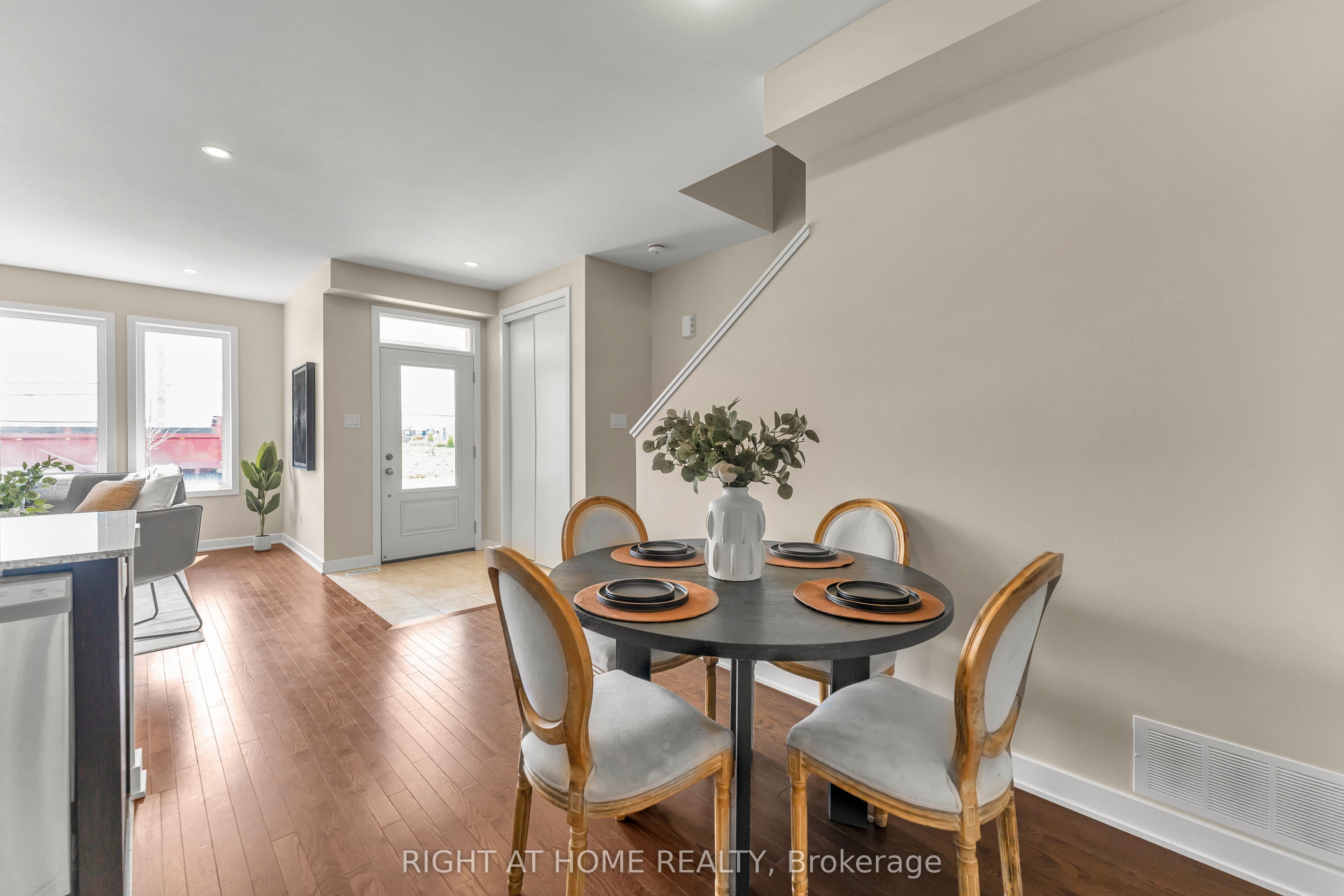 6319 Perth Street Property Photo 8