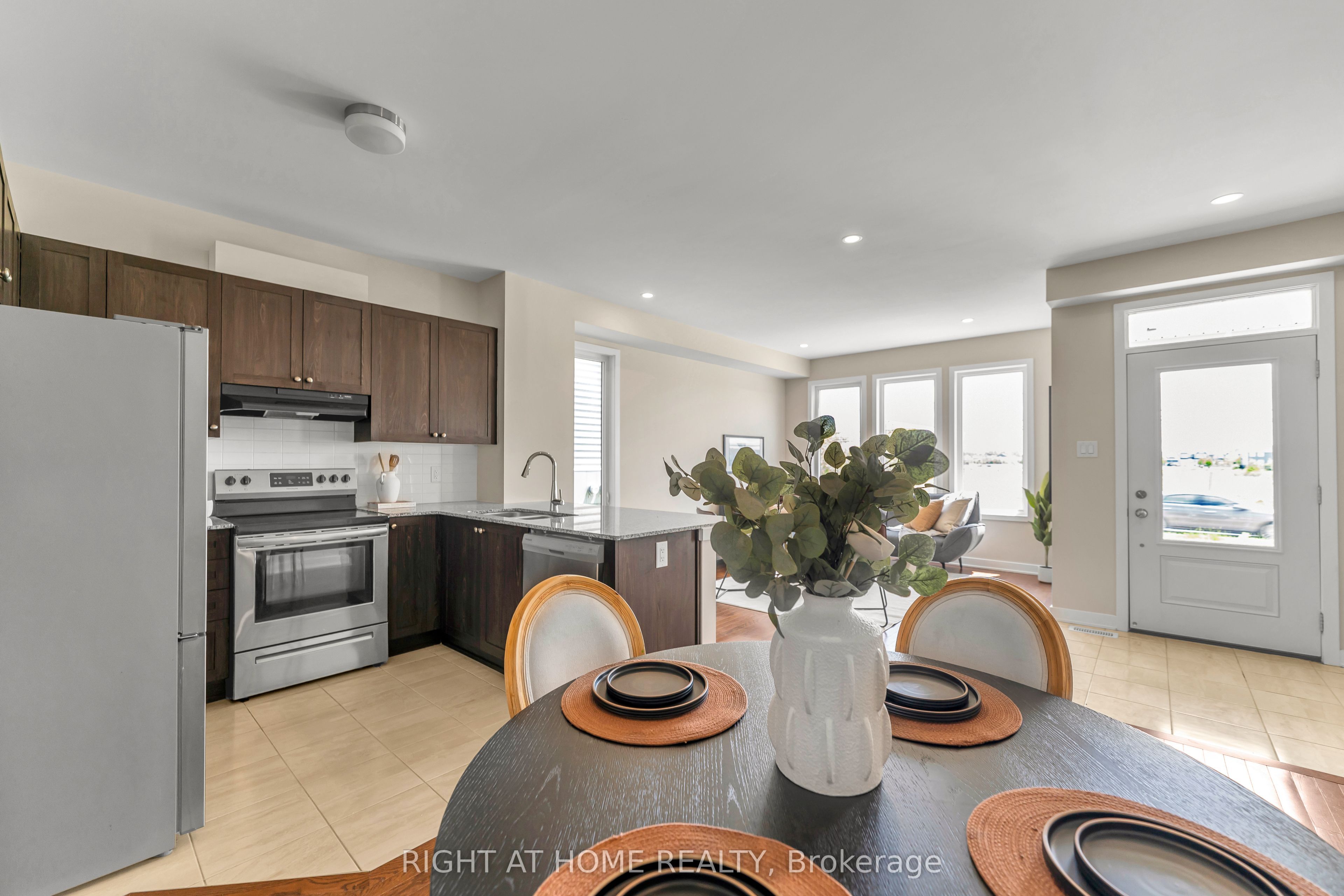 6319 Perth Street Property Photo 9
