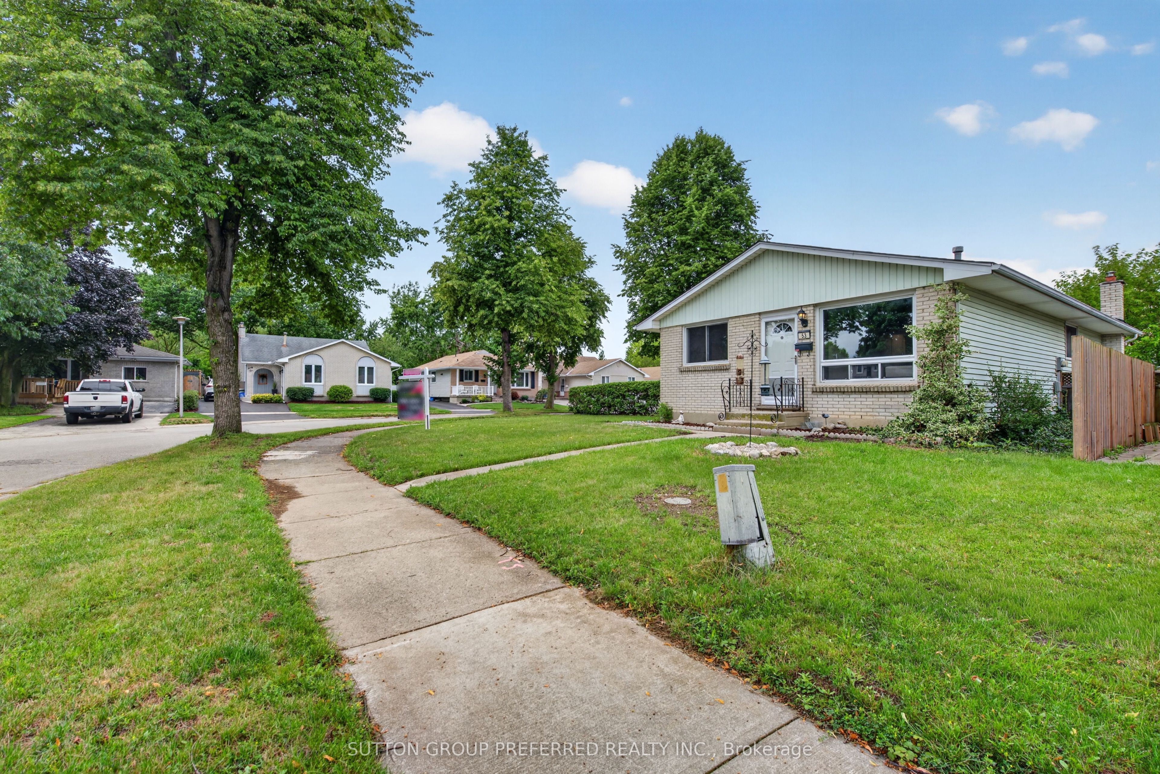 53 Renny Crescent Property Photo 1