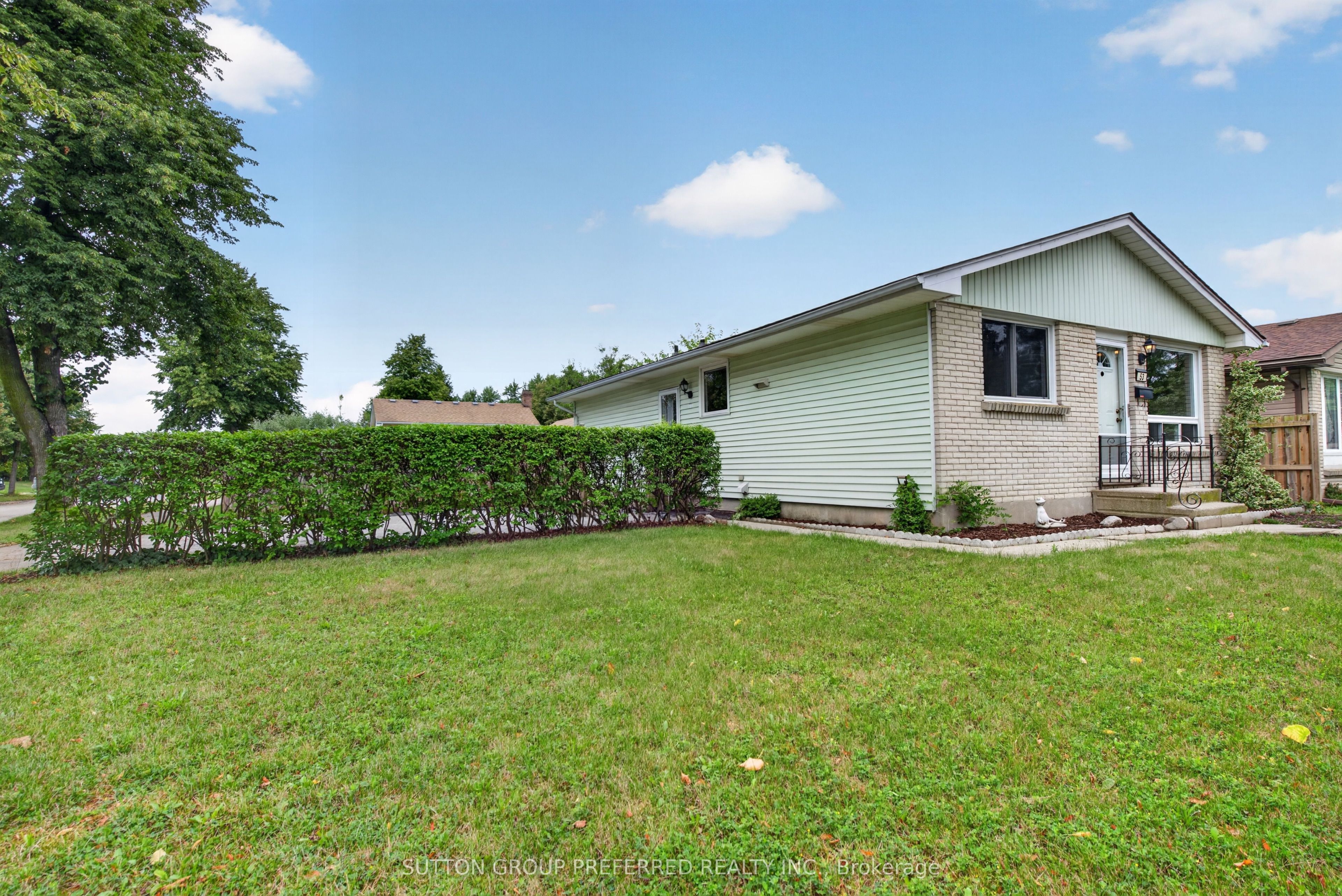 53 Renny Crescent Property Photo 5