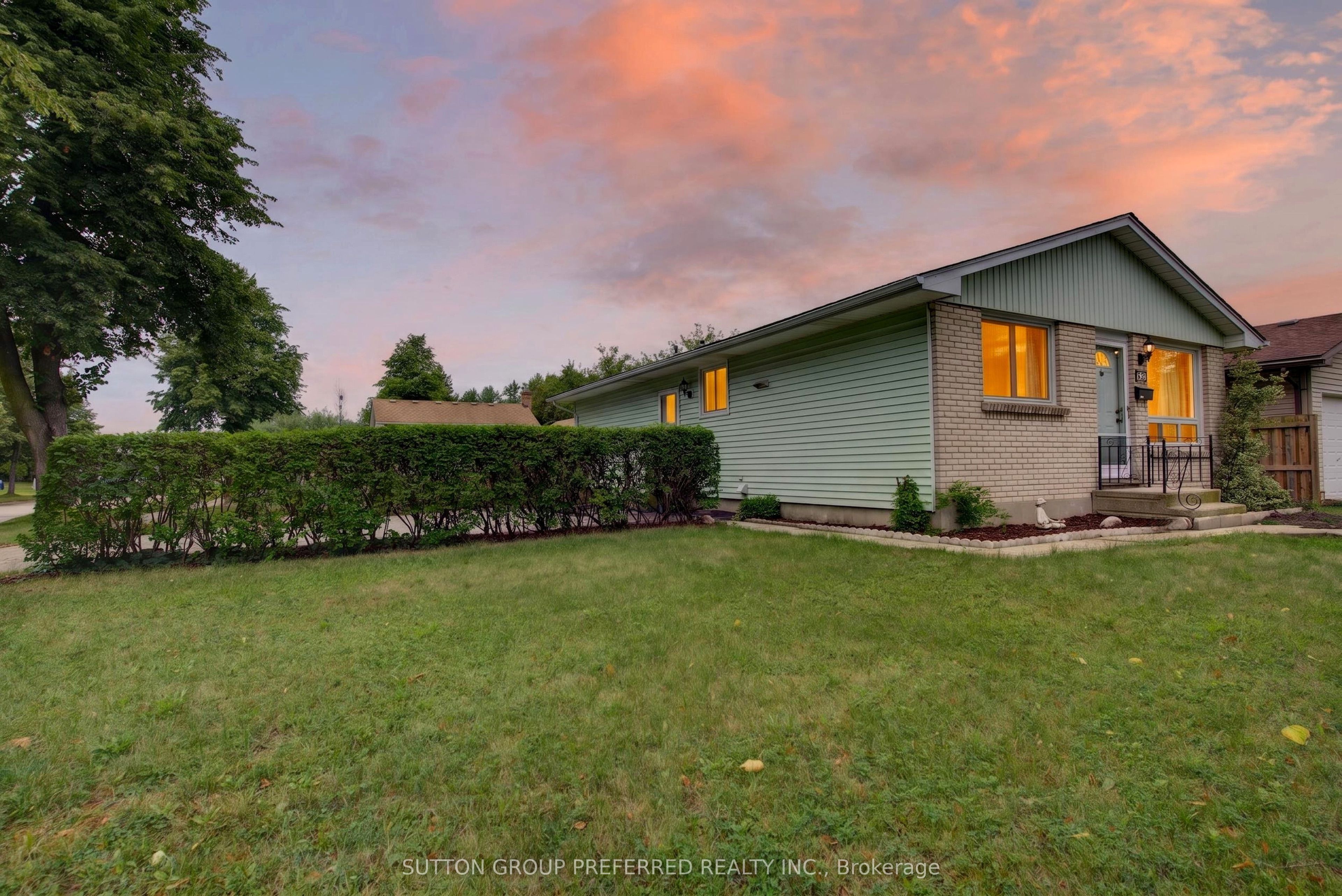 53 Renny Crescent Property Photo 6