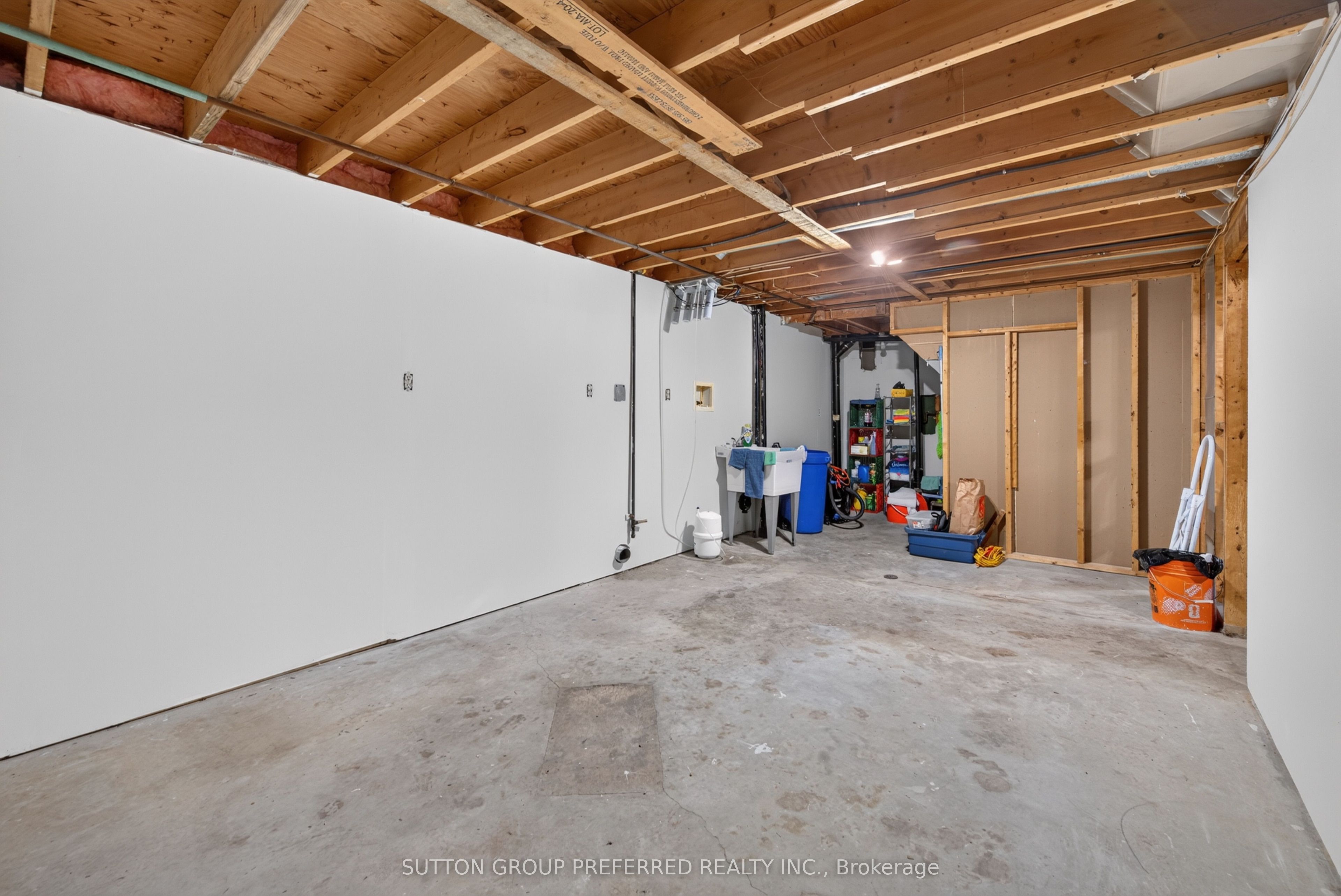 53 Renny Crescent Property Photo 37