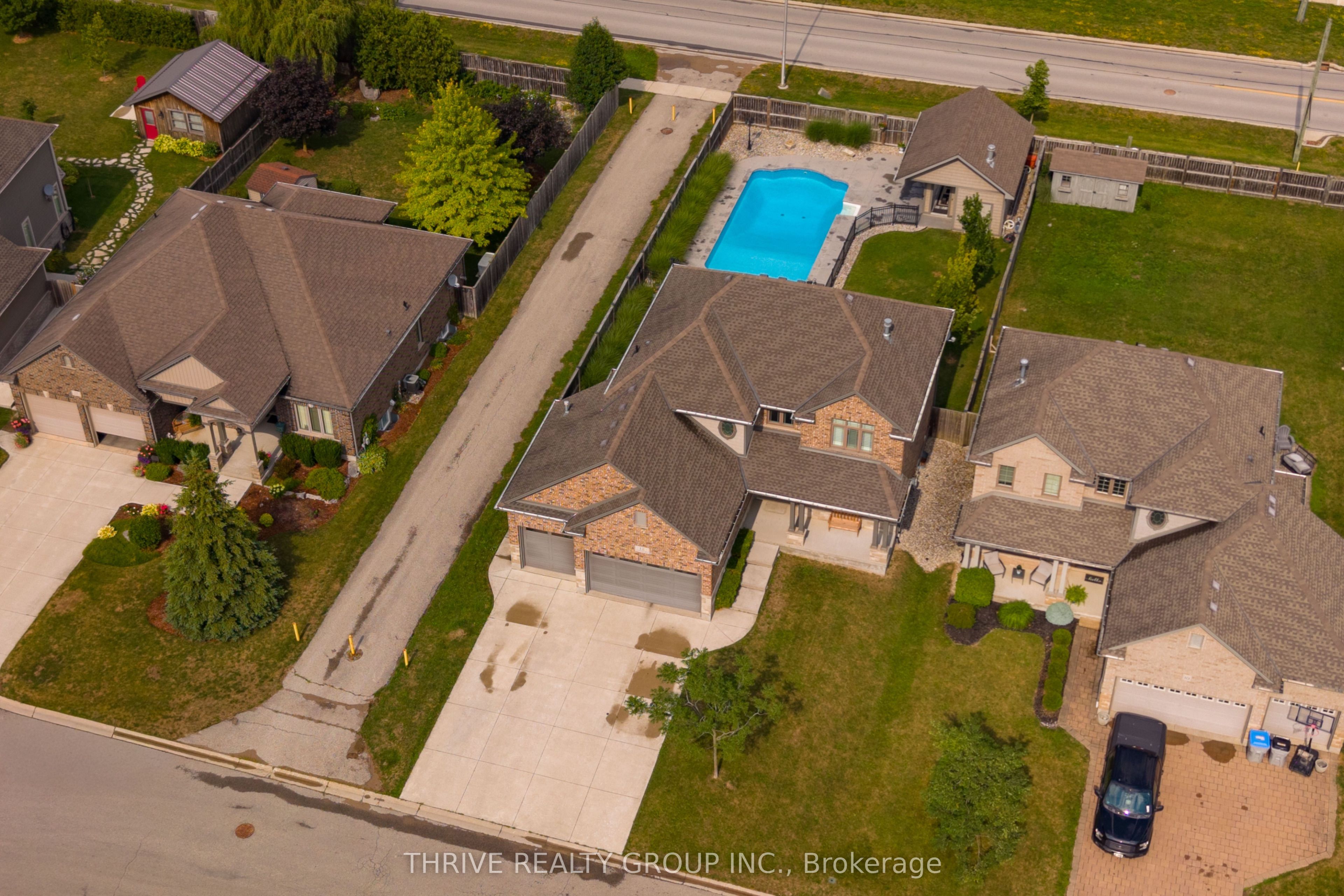 12 Ashwood Crescent Property Photo 3