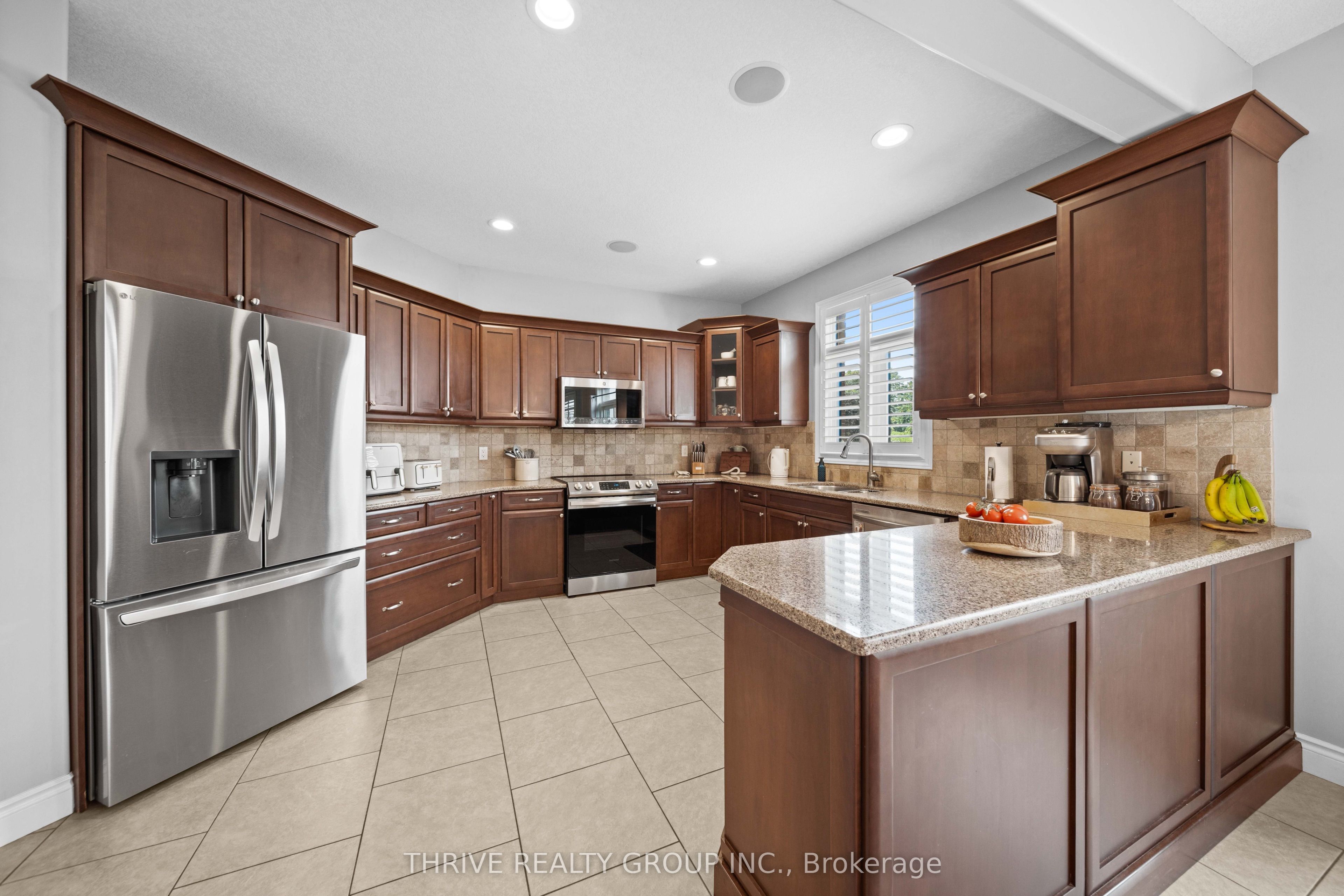12 Ashwood Crescent Property Photo 8