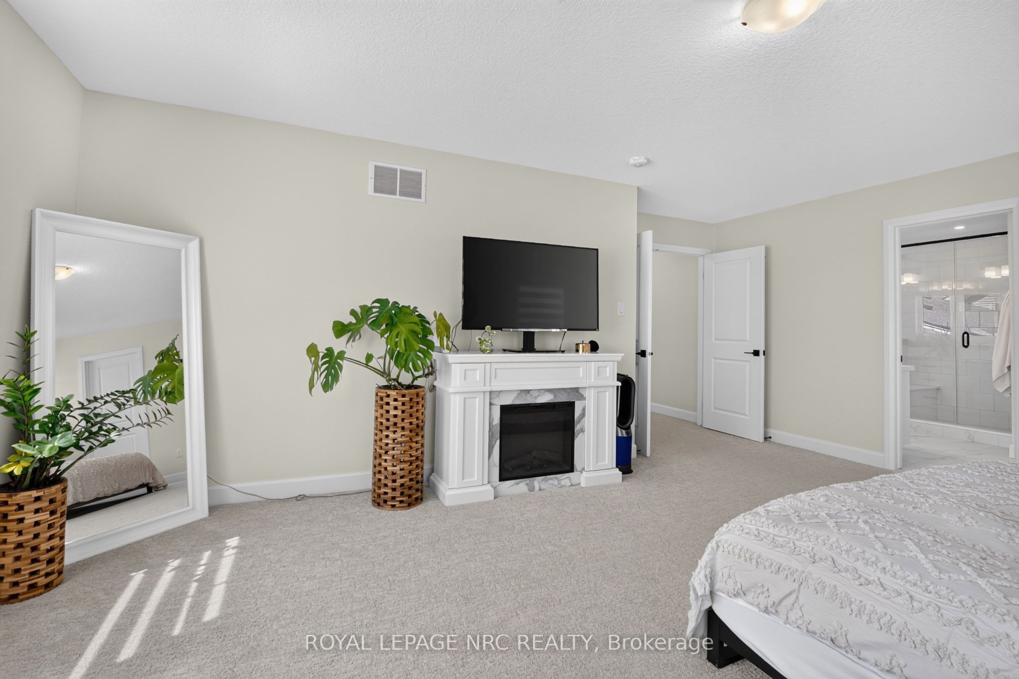 2 Beachwalk Crescent Property Photo 23
