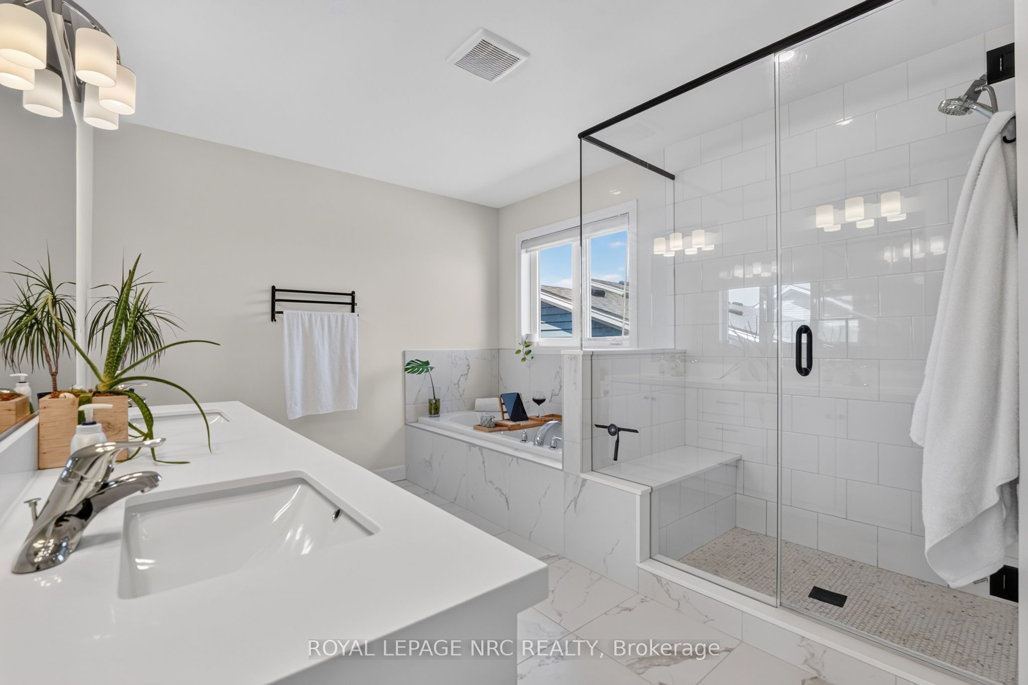 2 Beachwalk Crescent Property Photo 25